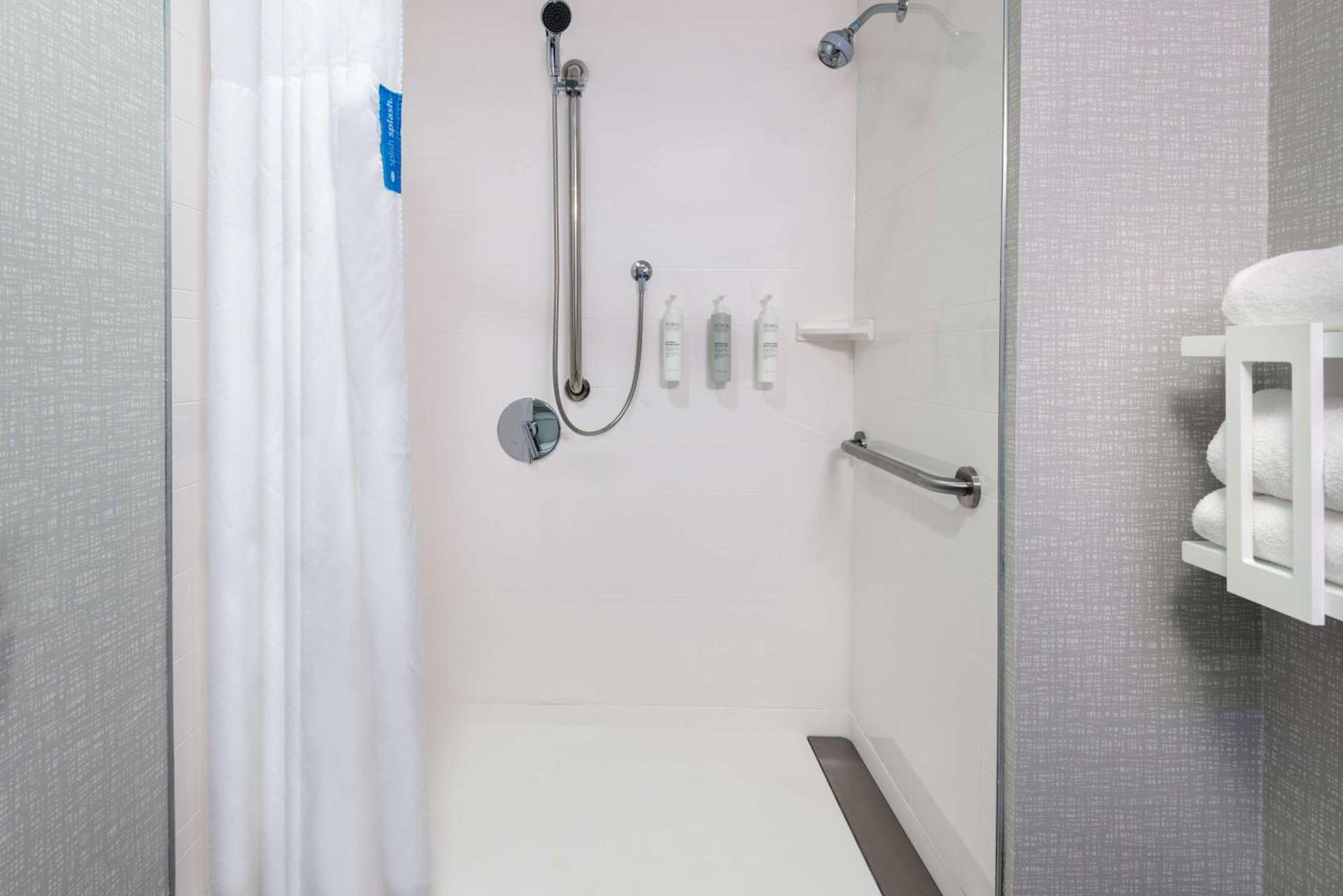 Hampton Inn Boston Bedford Burlington photo 28