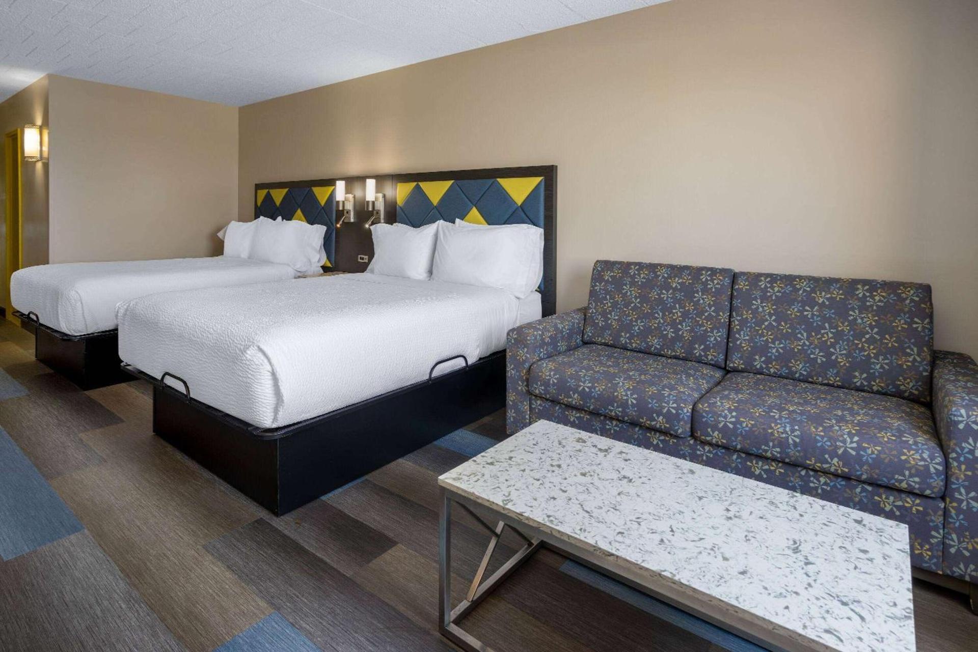 Days Hotel by Wyndham North Bergen photo 19
