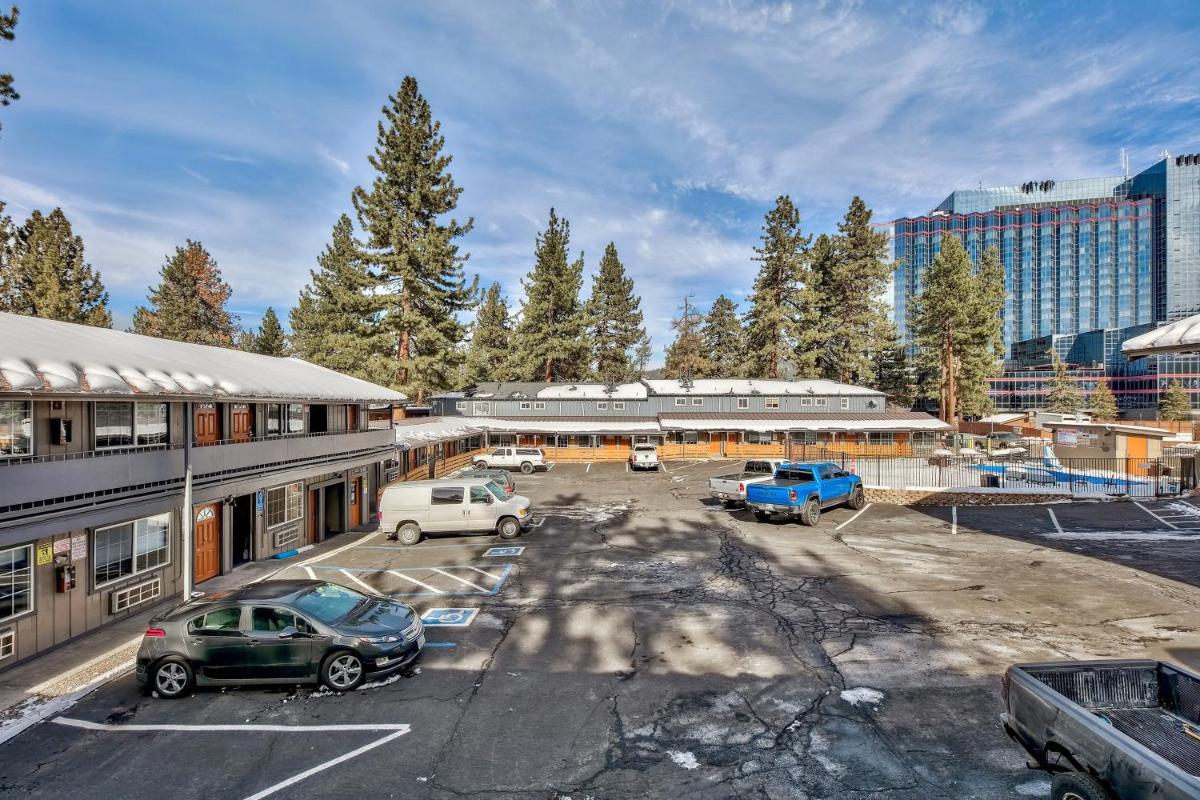 Blue Jay Lodge photo 36