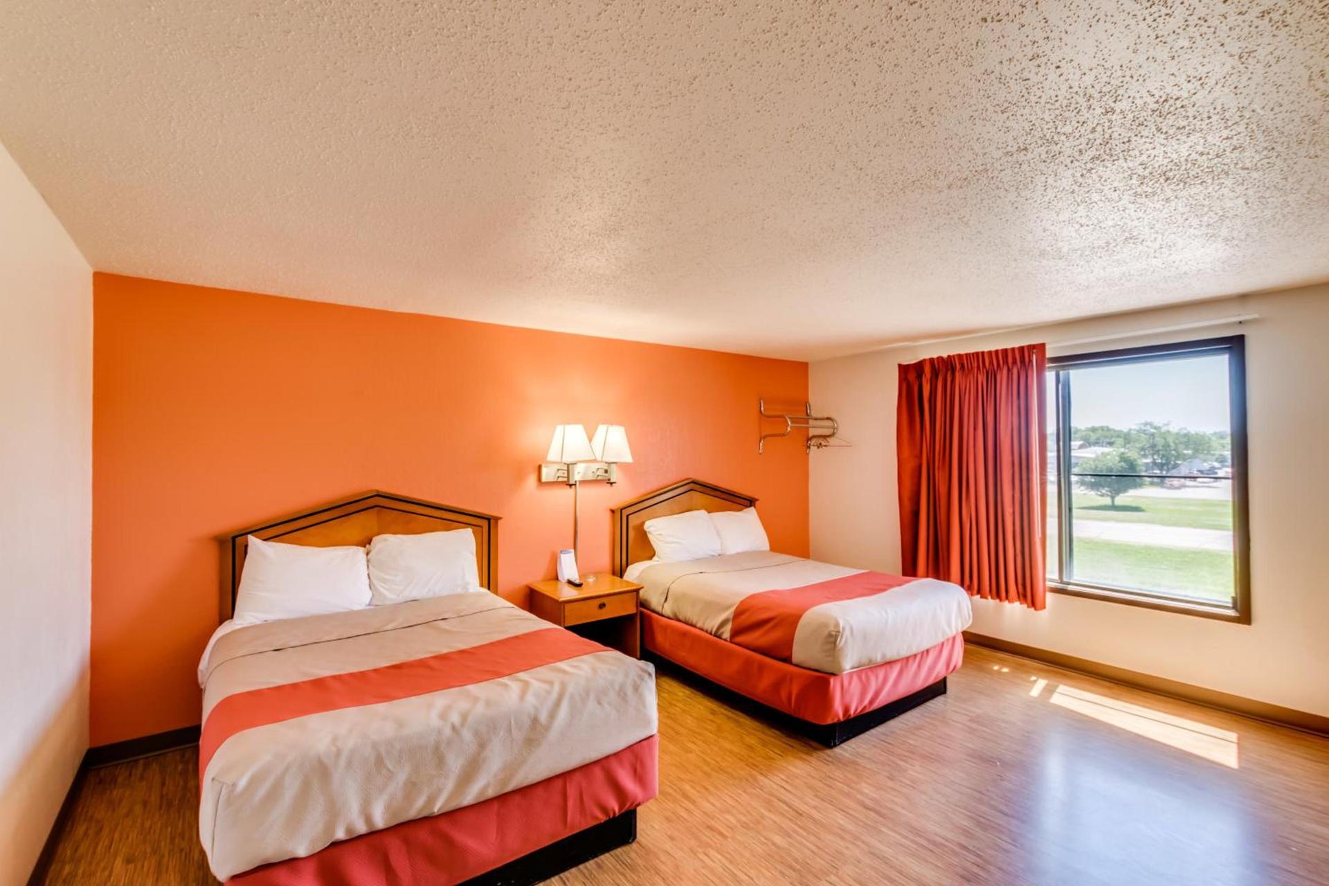Motel 6-Albert Lea, MN photo 35