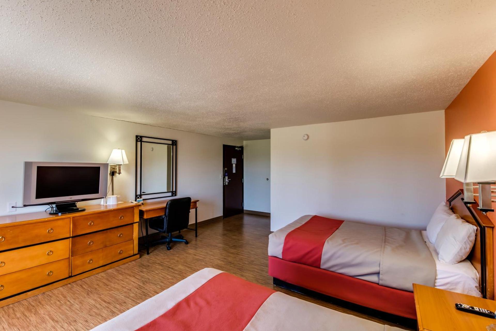 Motel 6-Albert Lea, MN photo 34