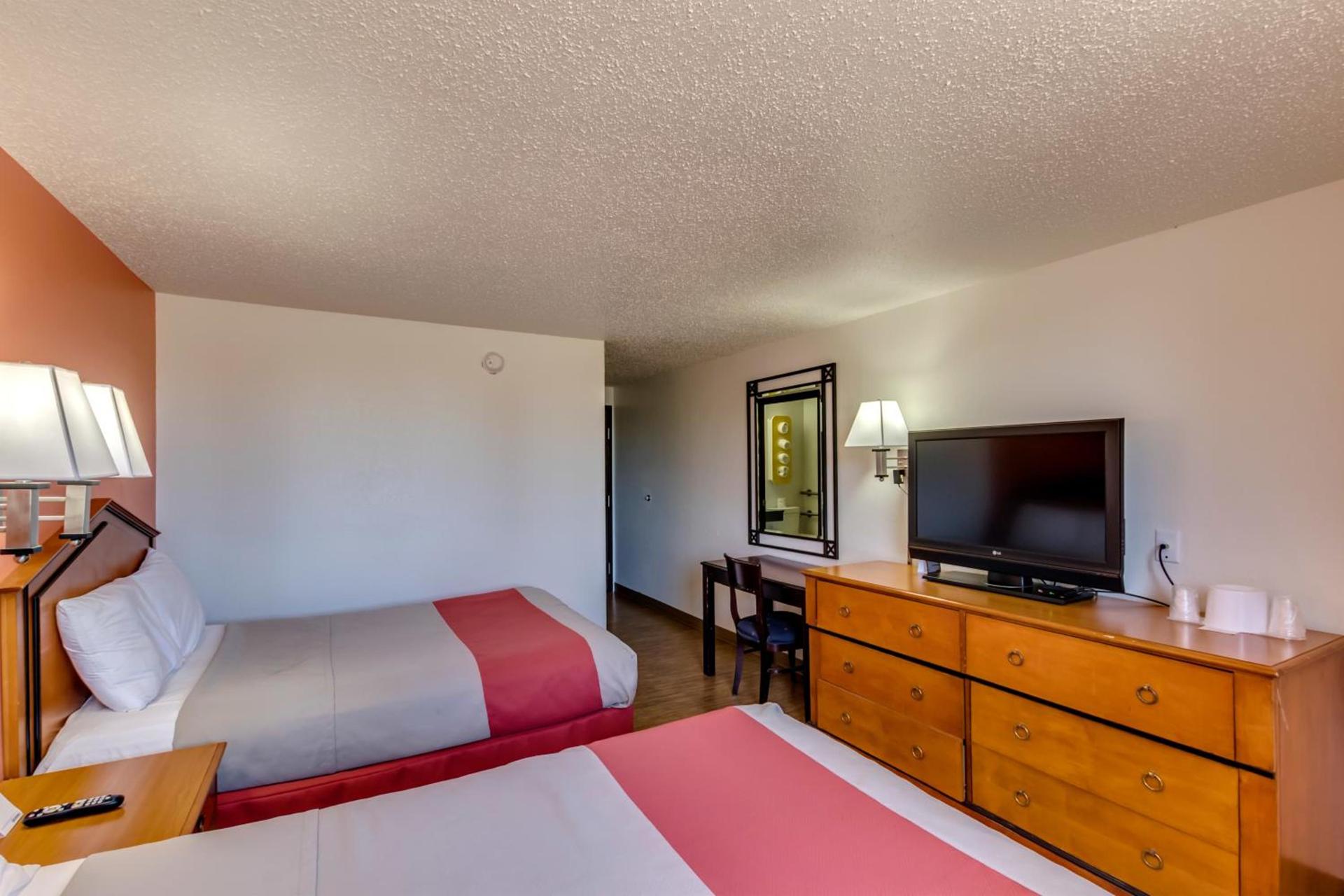 Motel 6-Albert Lea, MN photo 37