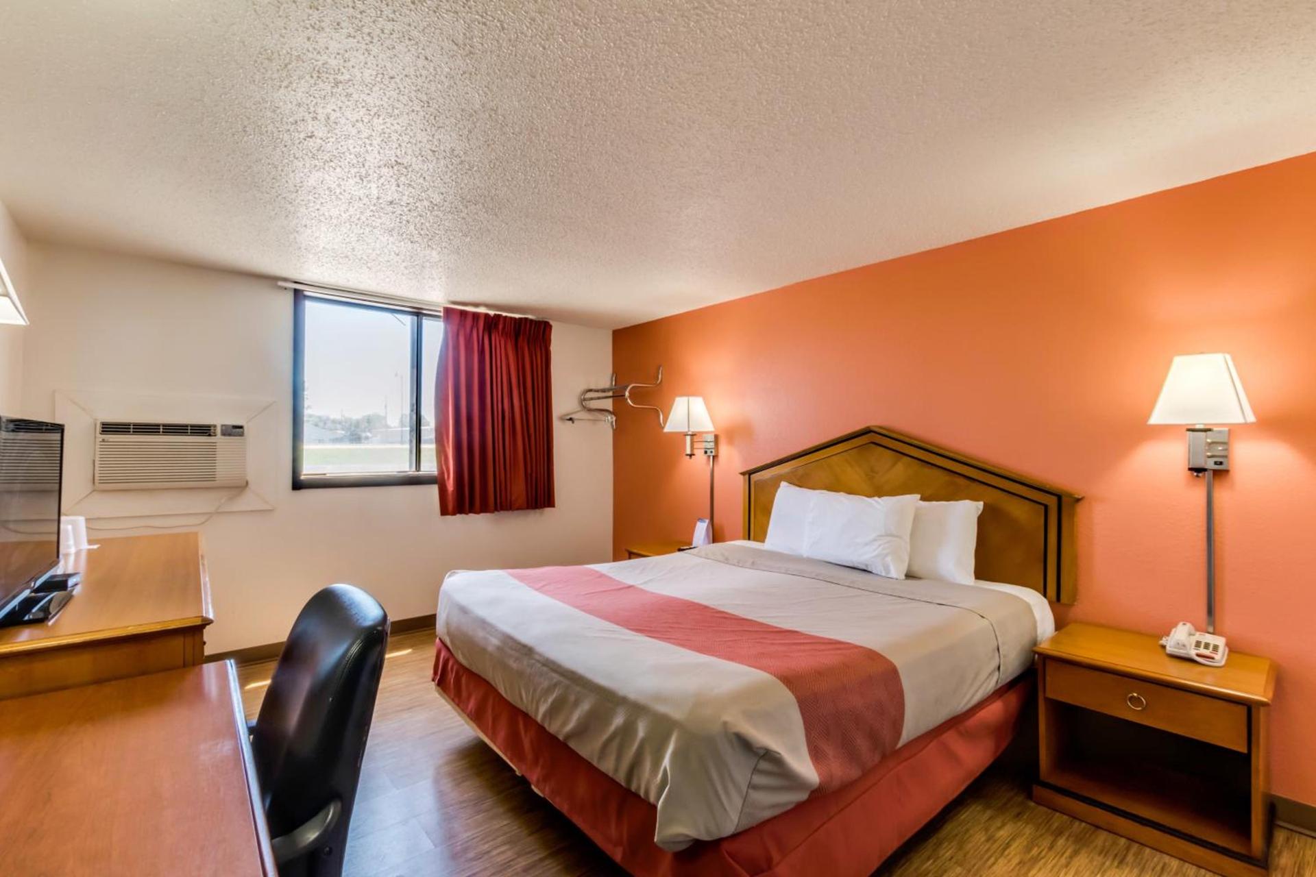 Motel 6-Albert Lea, MN photo 20