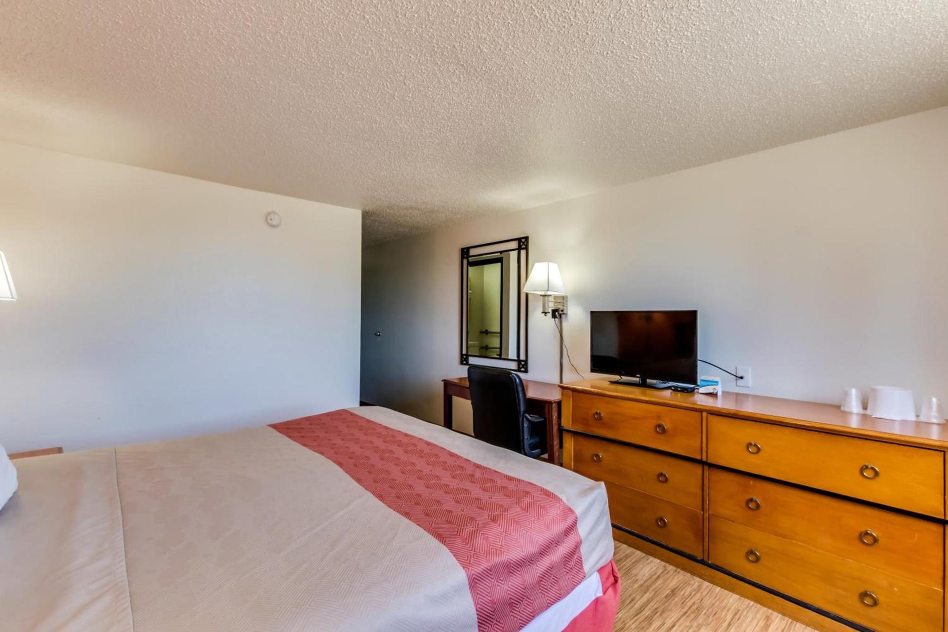 Motel 6-Albert Lea, MN photo 40