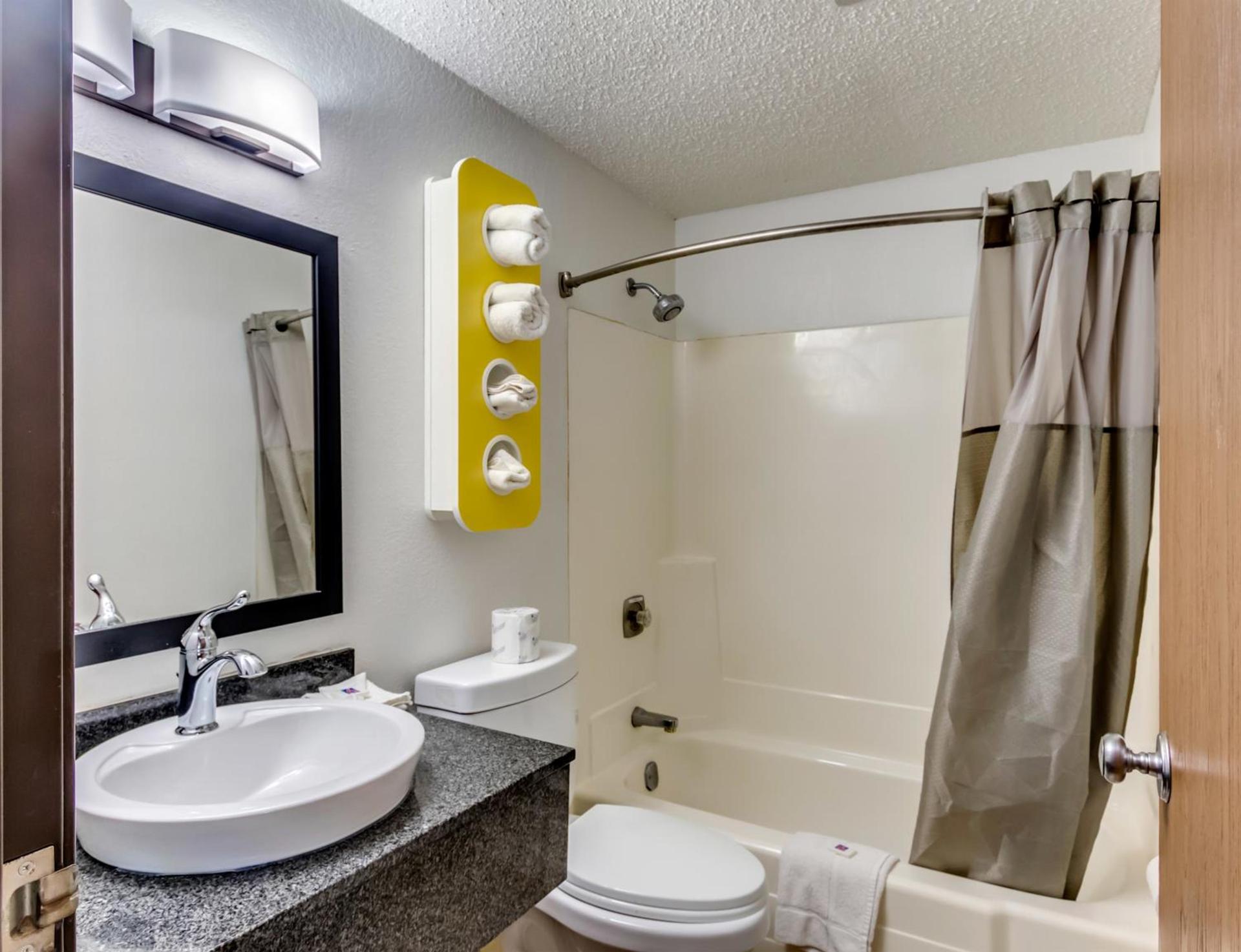Motel 6-Albert Lea, MN photo 42