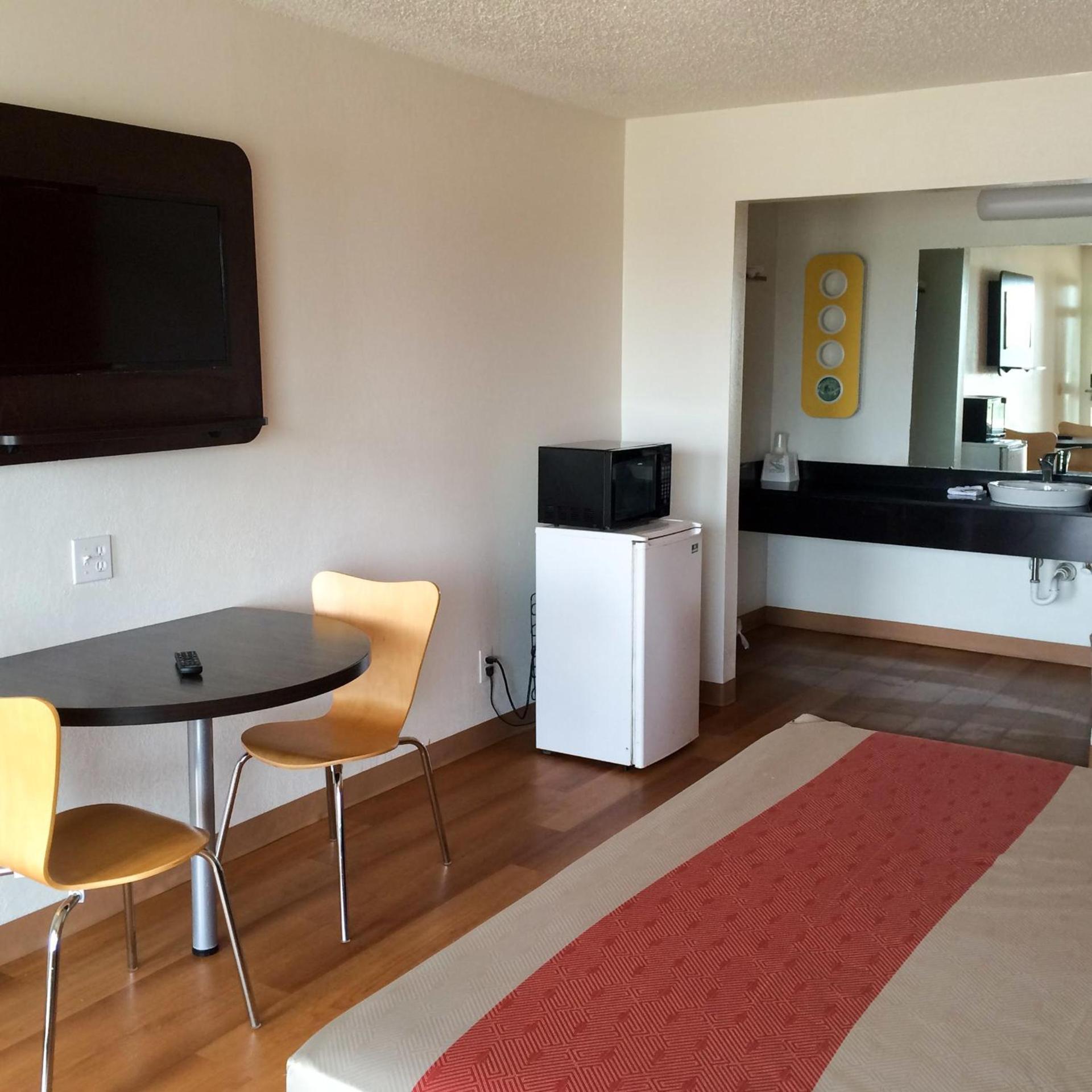 Motel 6-Waxahachie, TX photo 40