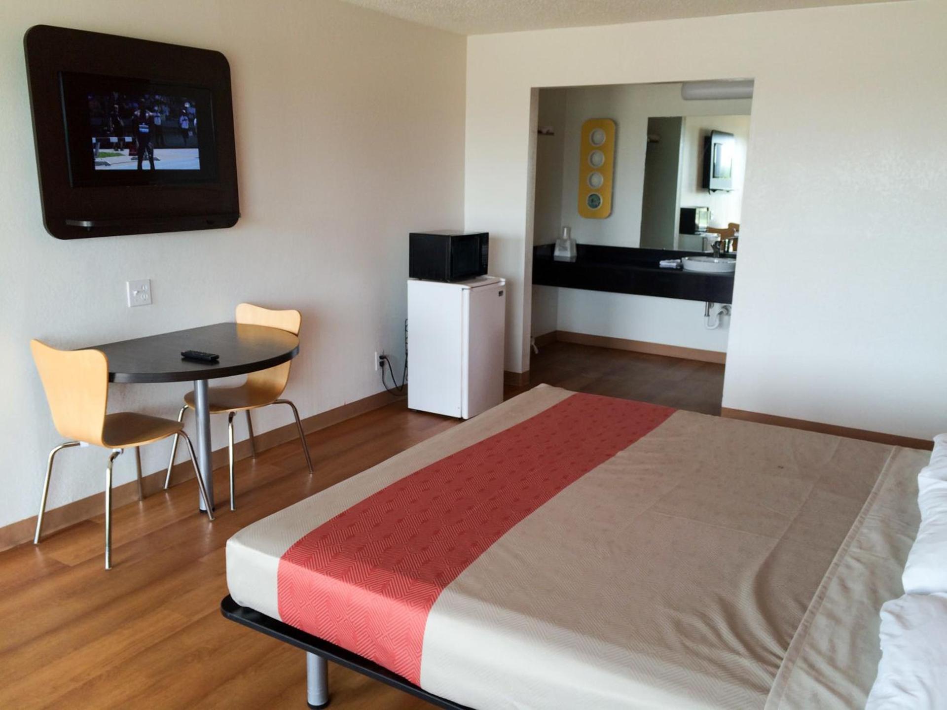 Motel 6-Waxahachie, TX photo 37
