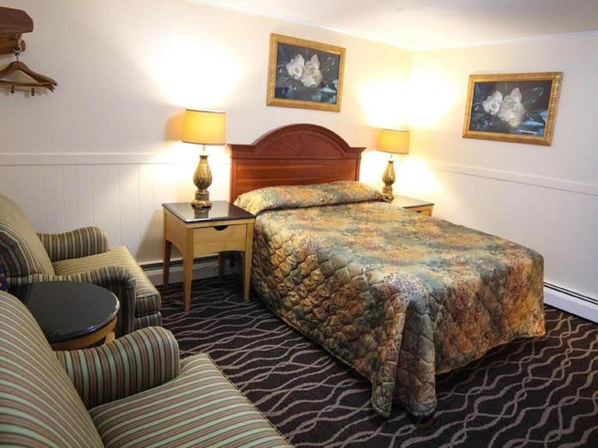 Willows Motel photo 2