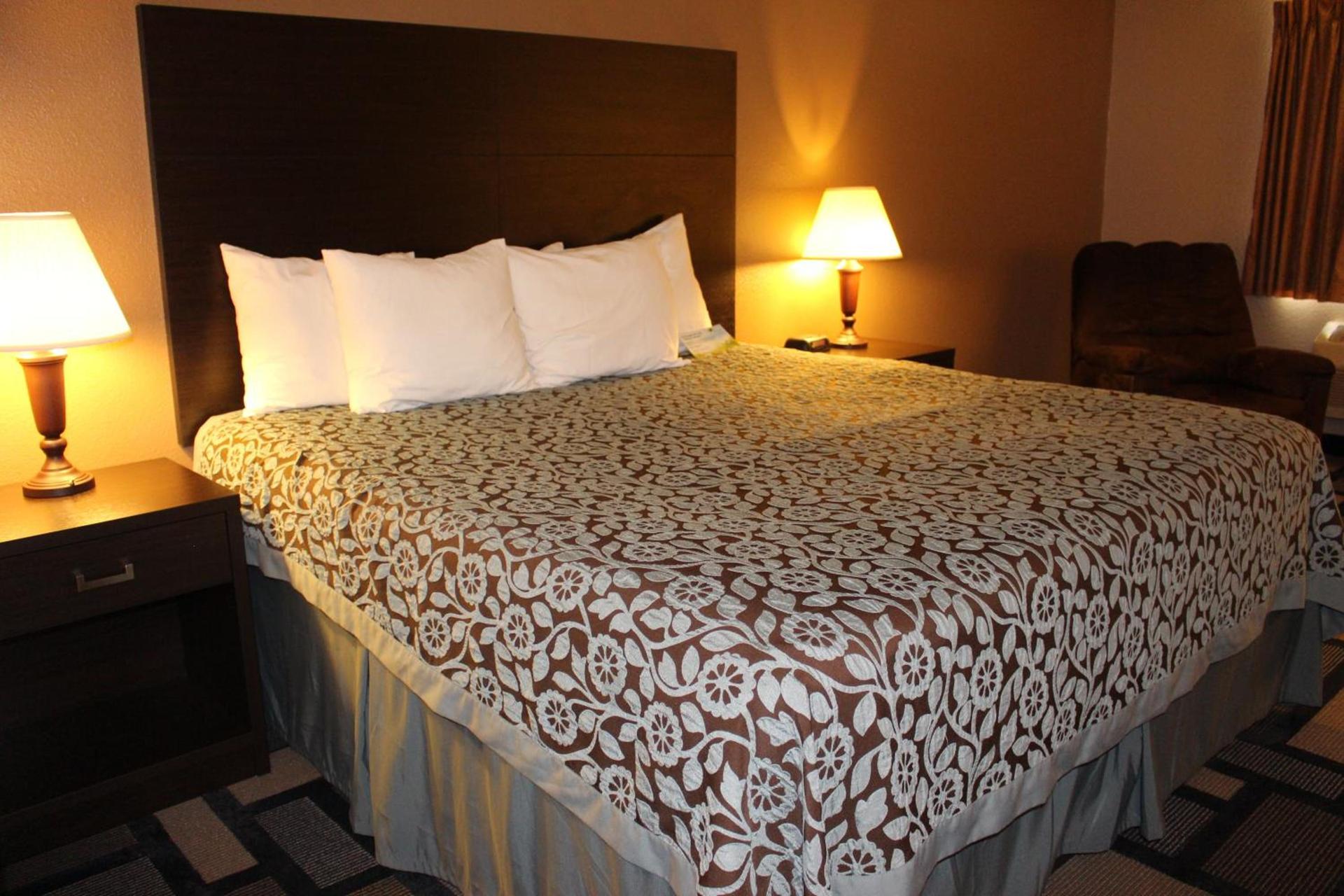 Days Inn by Wyndham Watertown photo 27