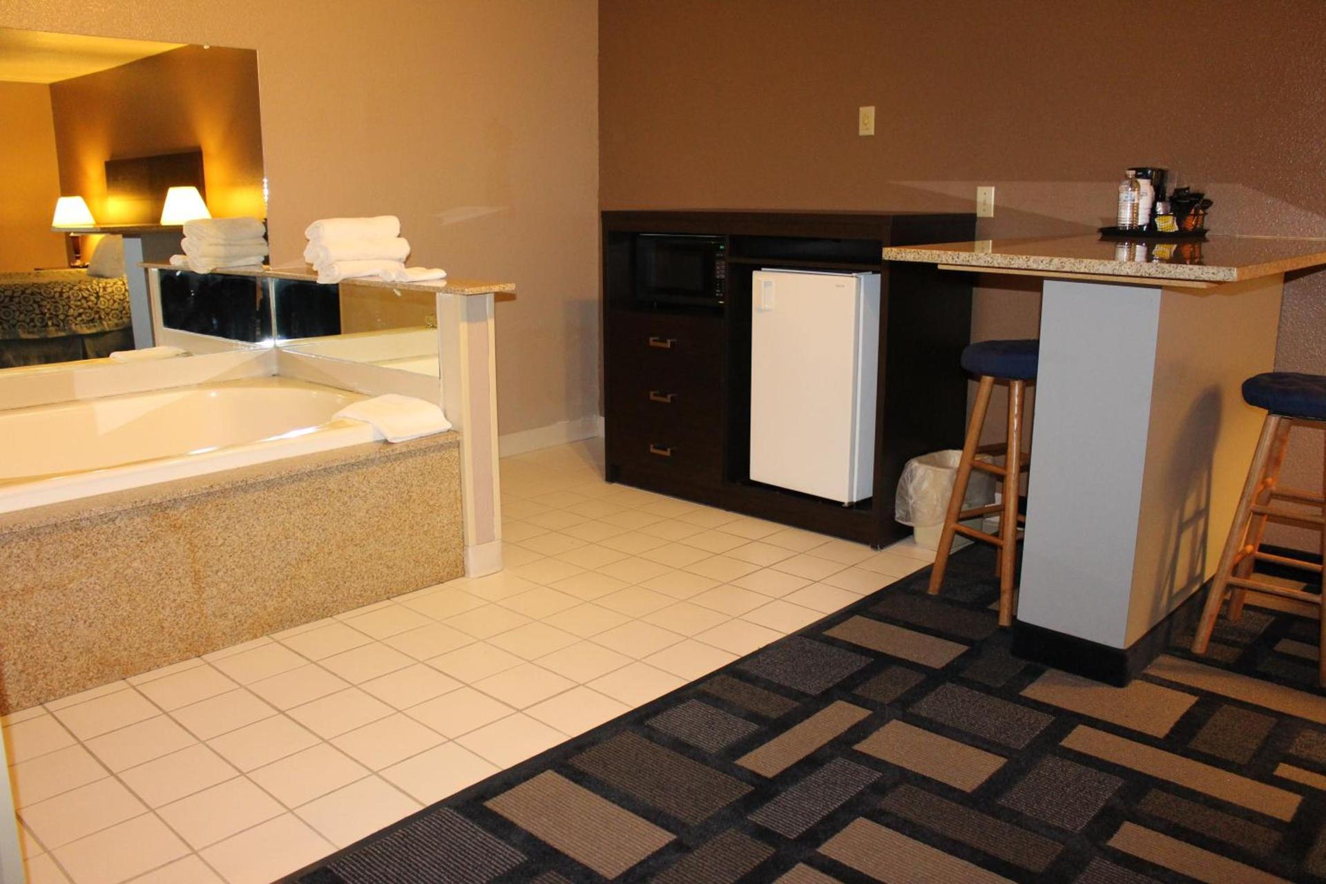 Days Inn by Wyndham Watertown photo 32