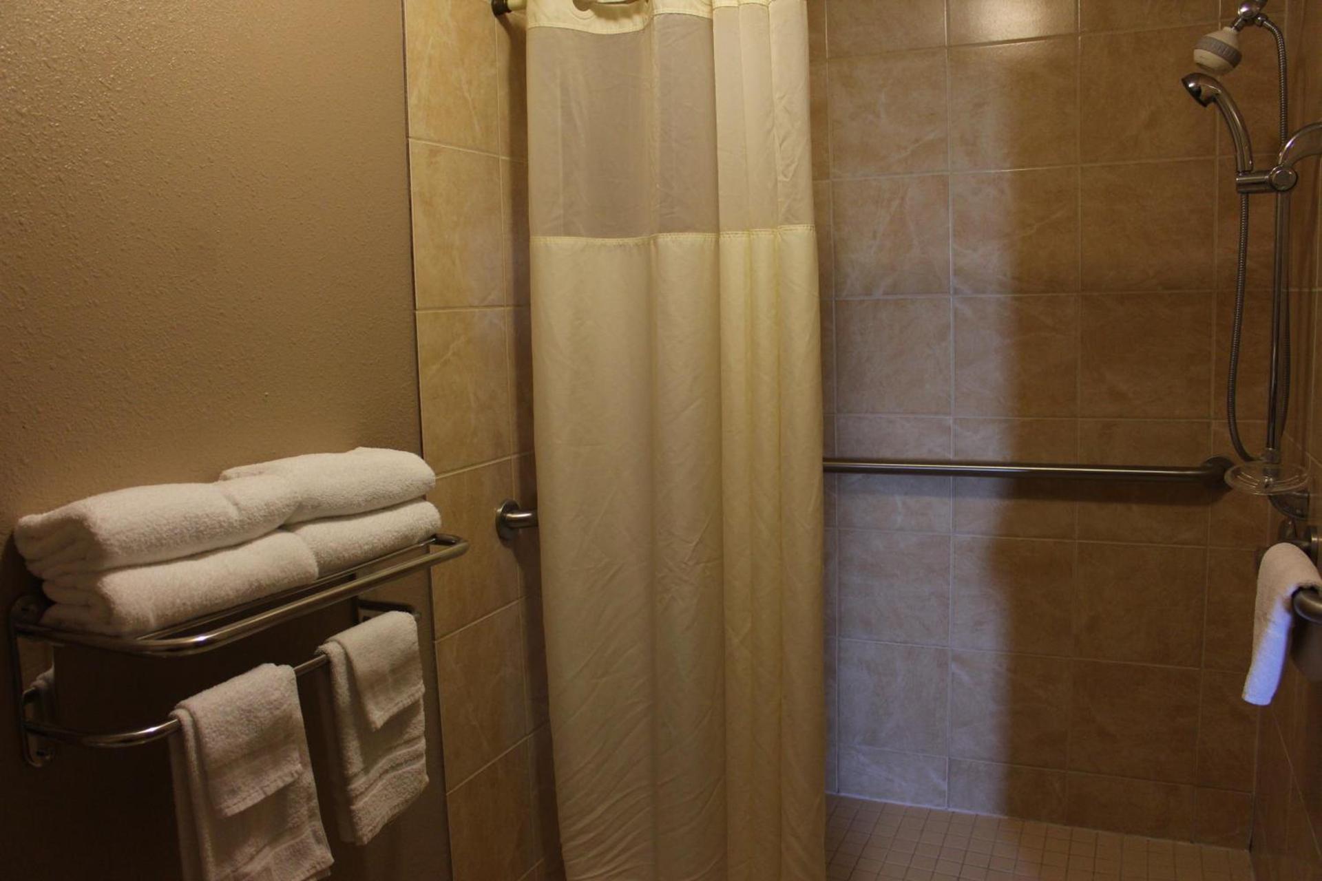 Days Inn by Wyndham Watertown photo 33