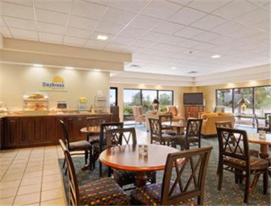 Days Inn by Wyndham Metter photo 19