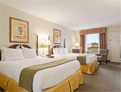 Days Inn by Wyndham Metter photo 22