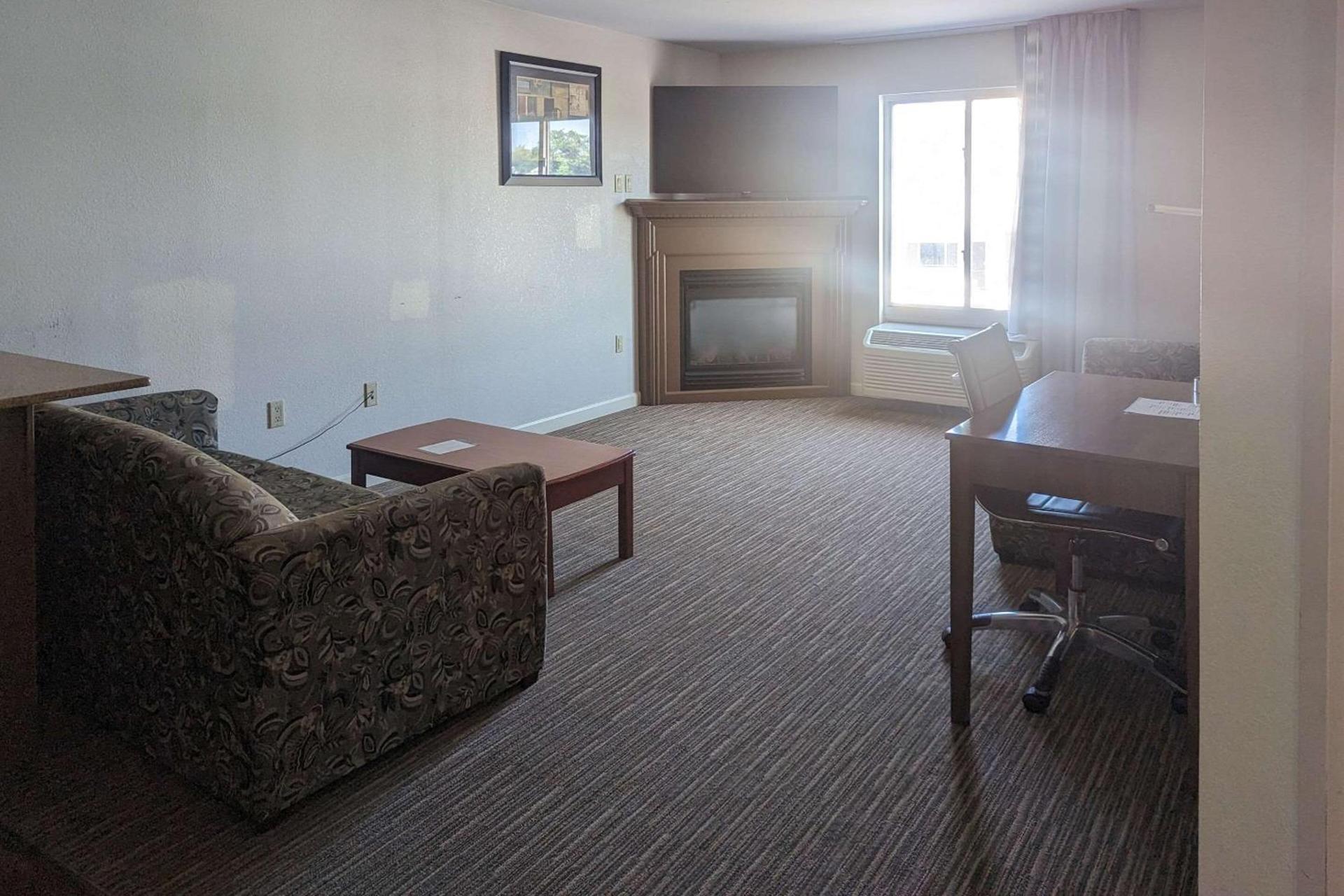 Quality Inn & Suites Northampton - Amherst photo 26