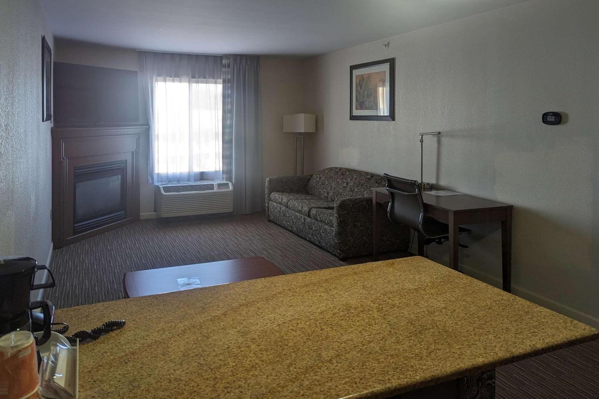 Quality Inn & Suites Northampton - Amherst photo 27