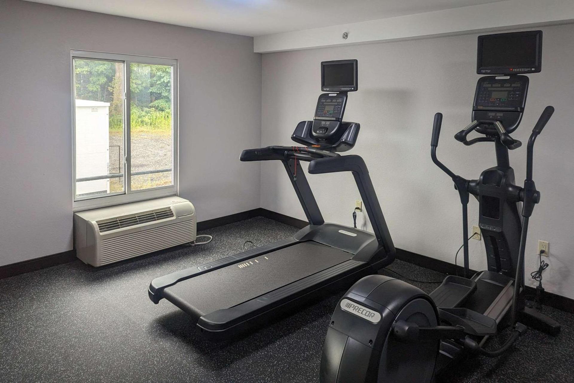 Quality Inn & Suites Northampton - Amherst photo 28