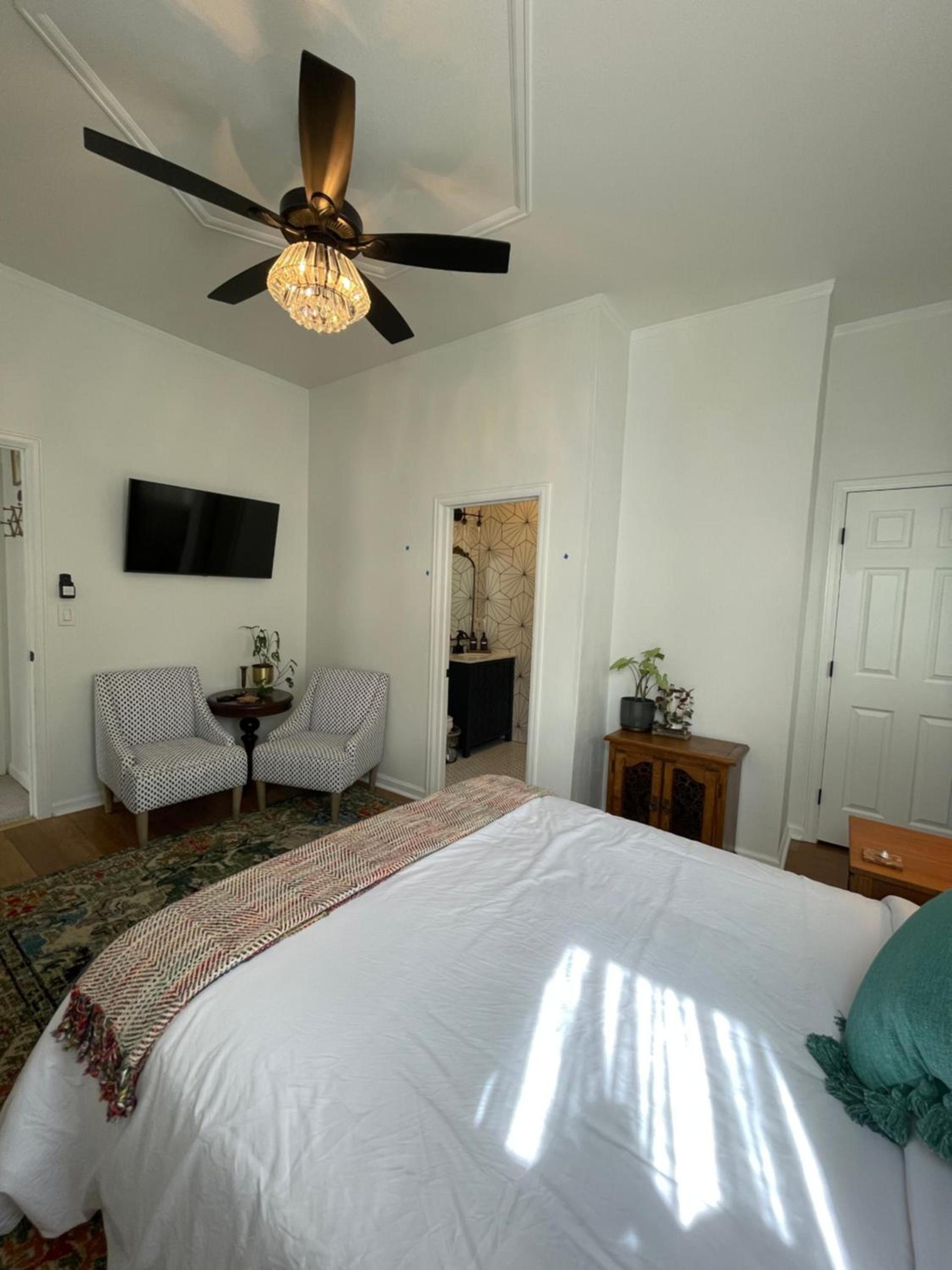 Flora House Denver photo 2