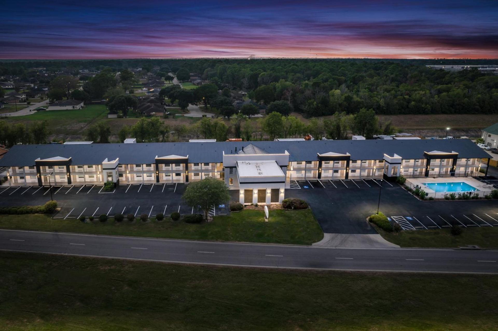 Baymont by Wyndham Beaumont photo 40