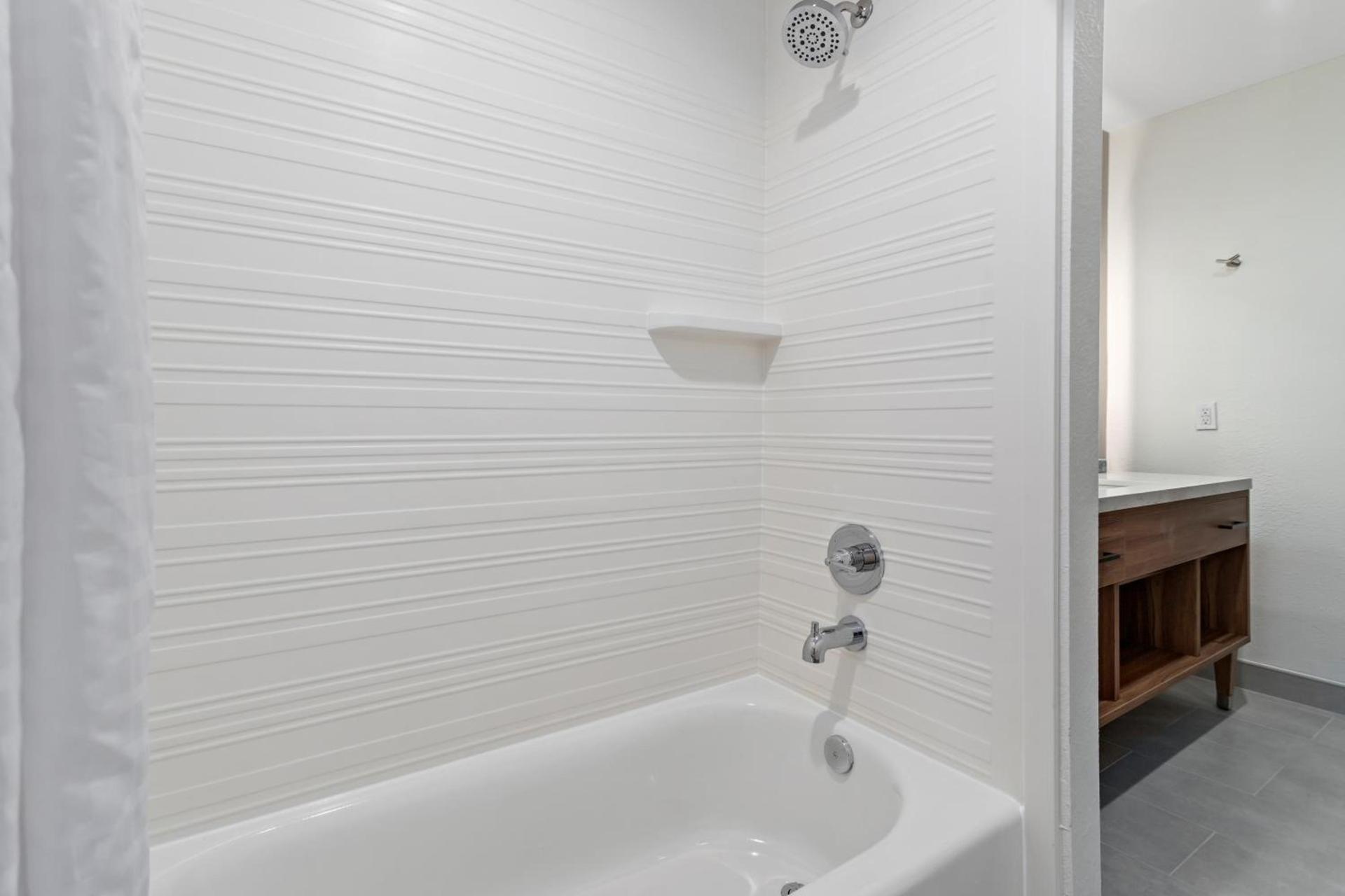 Baymont by Wyndham Beaumont photo 47