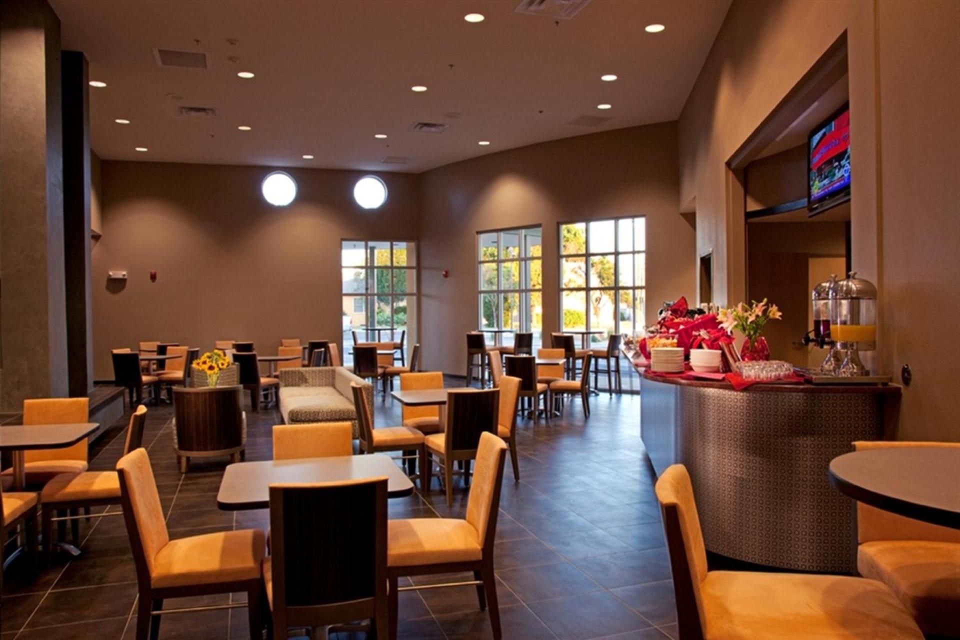 Spark by Hilton Artesia photo 5