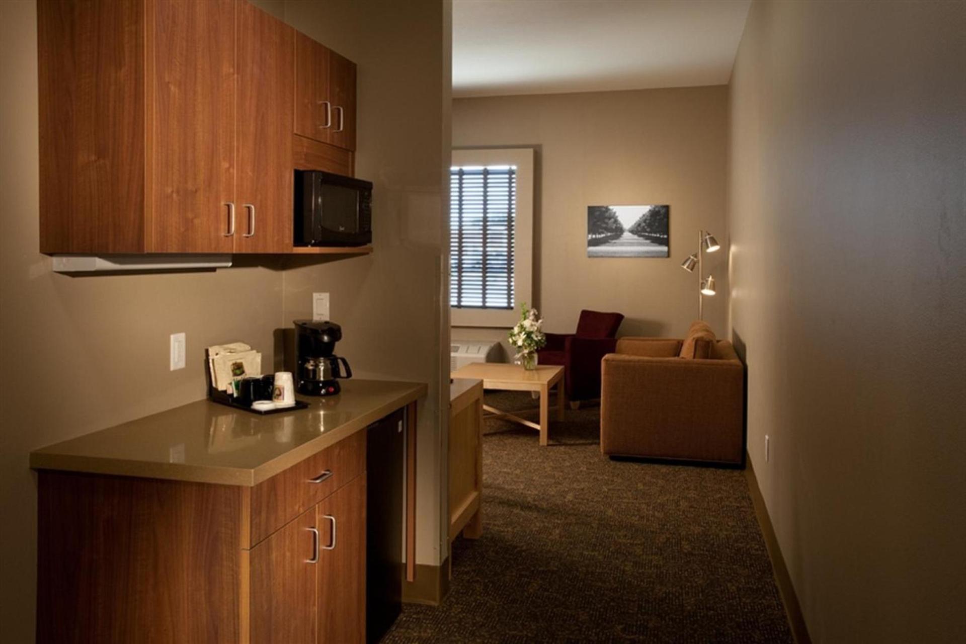 Spark by Hilton Artesia photo 15