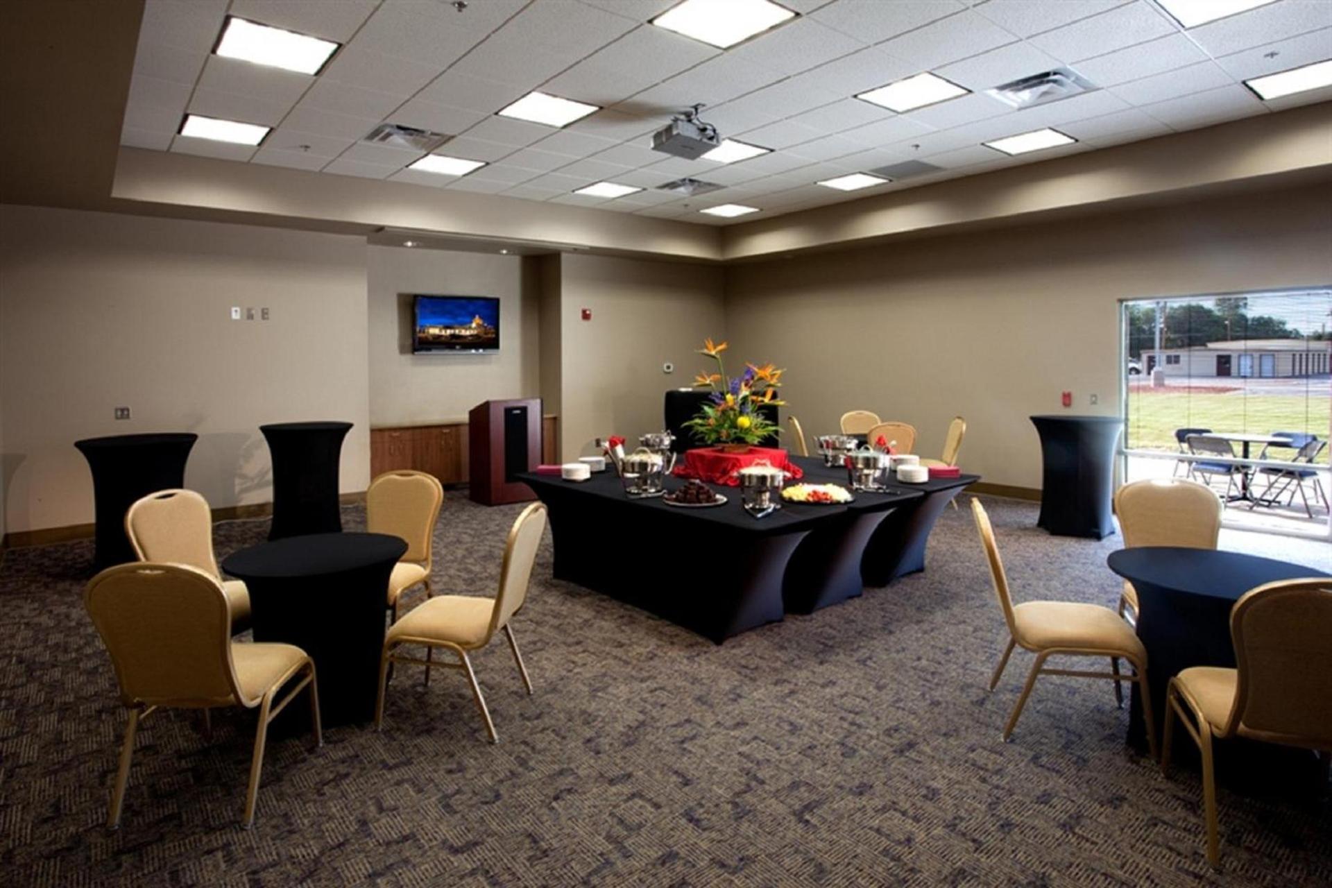Spark by Hilton Artesia photo 6