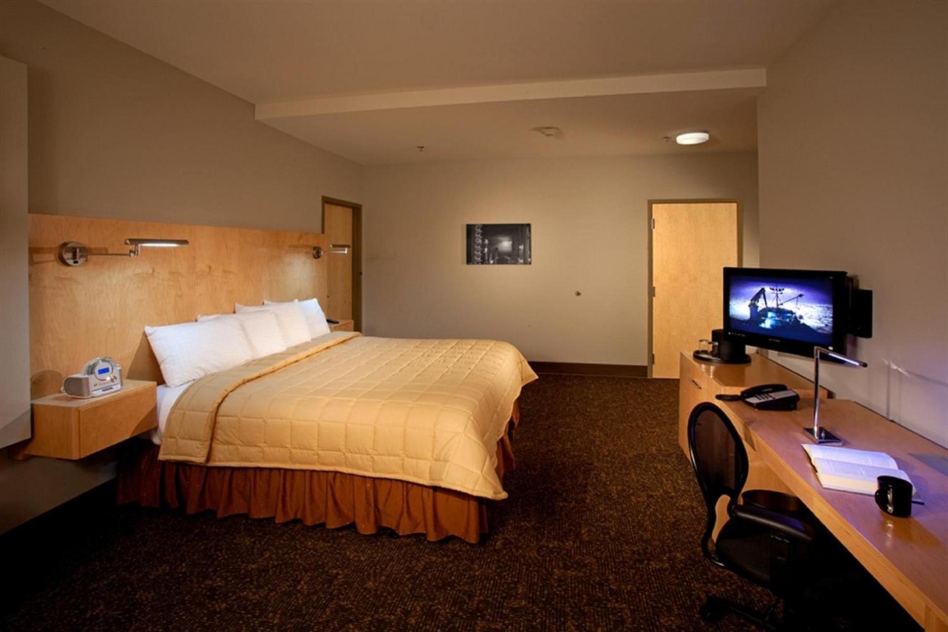 Spark by Hilton Artesia photo 16