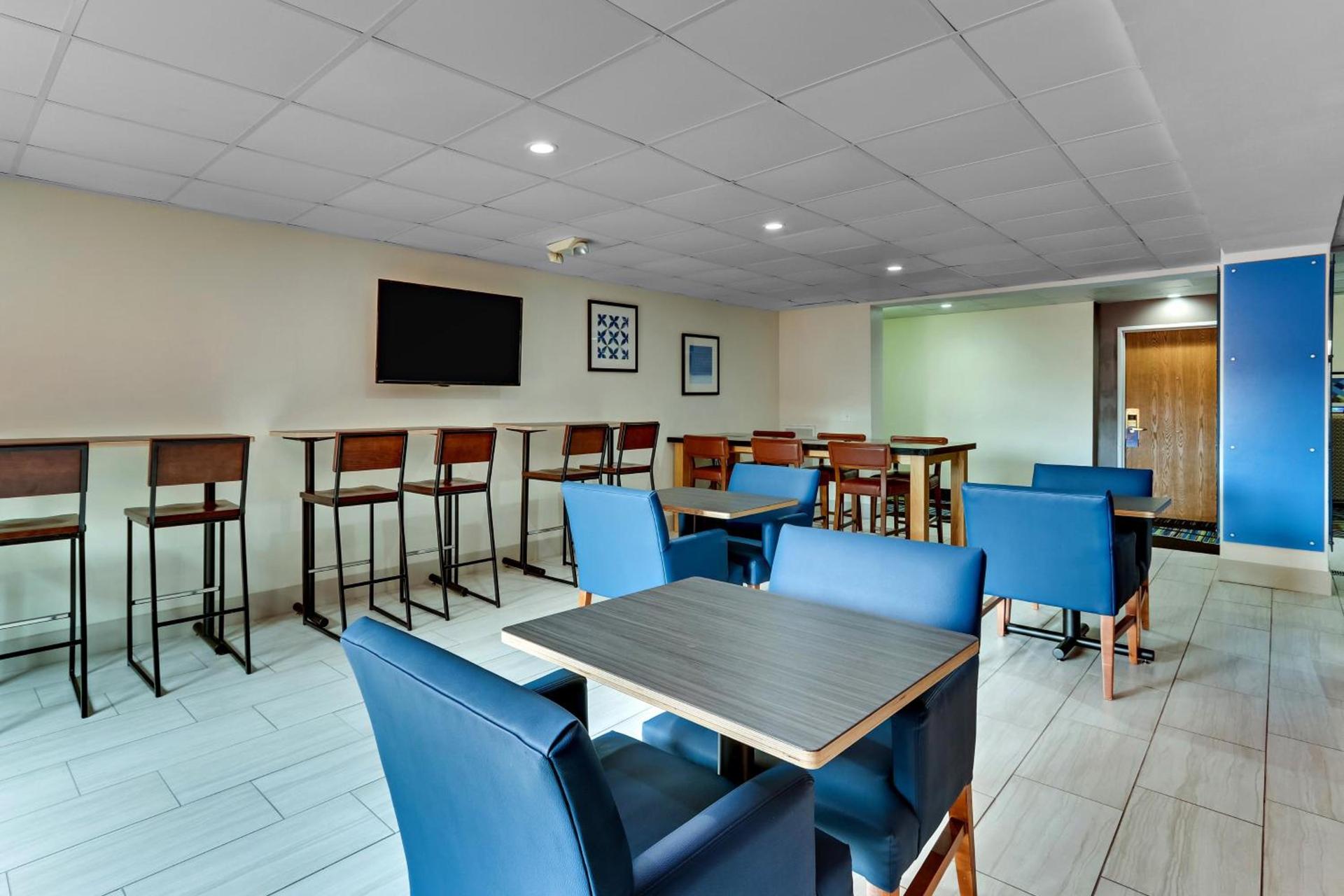 Holiday Inn Express & Suites Bad Axe by IHG photo 33