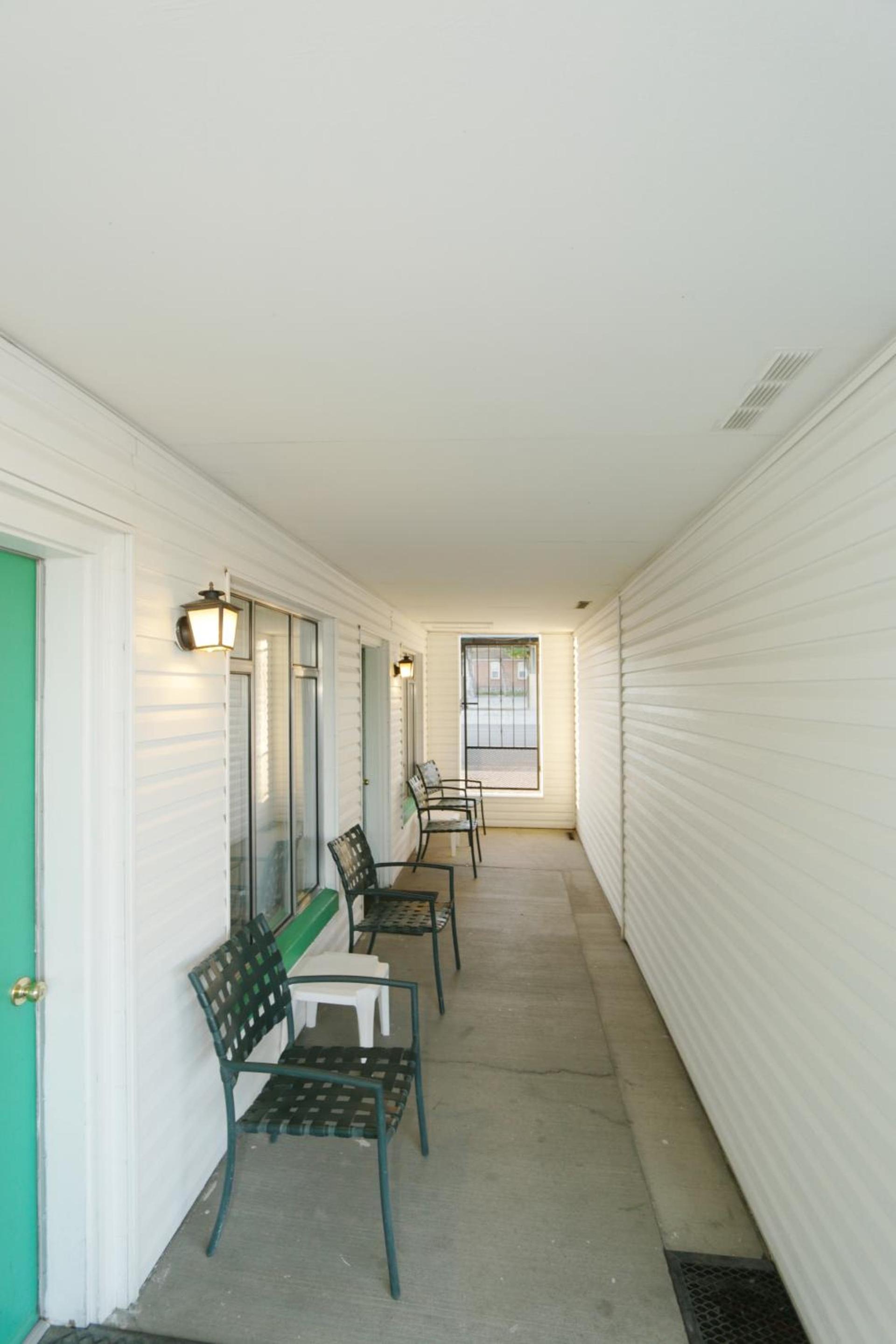Town House Motel photo 4