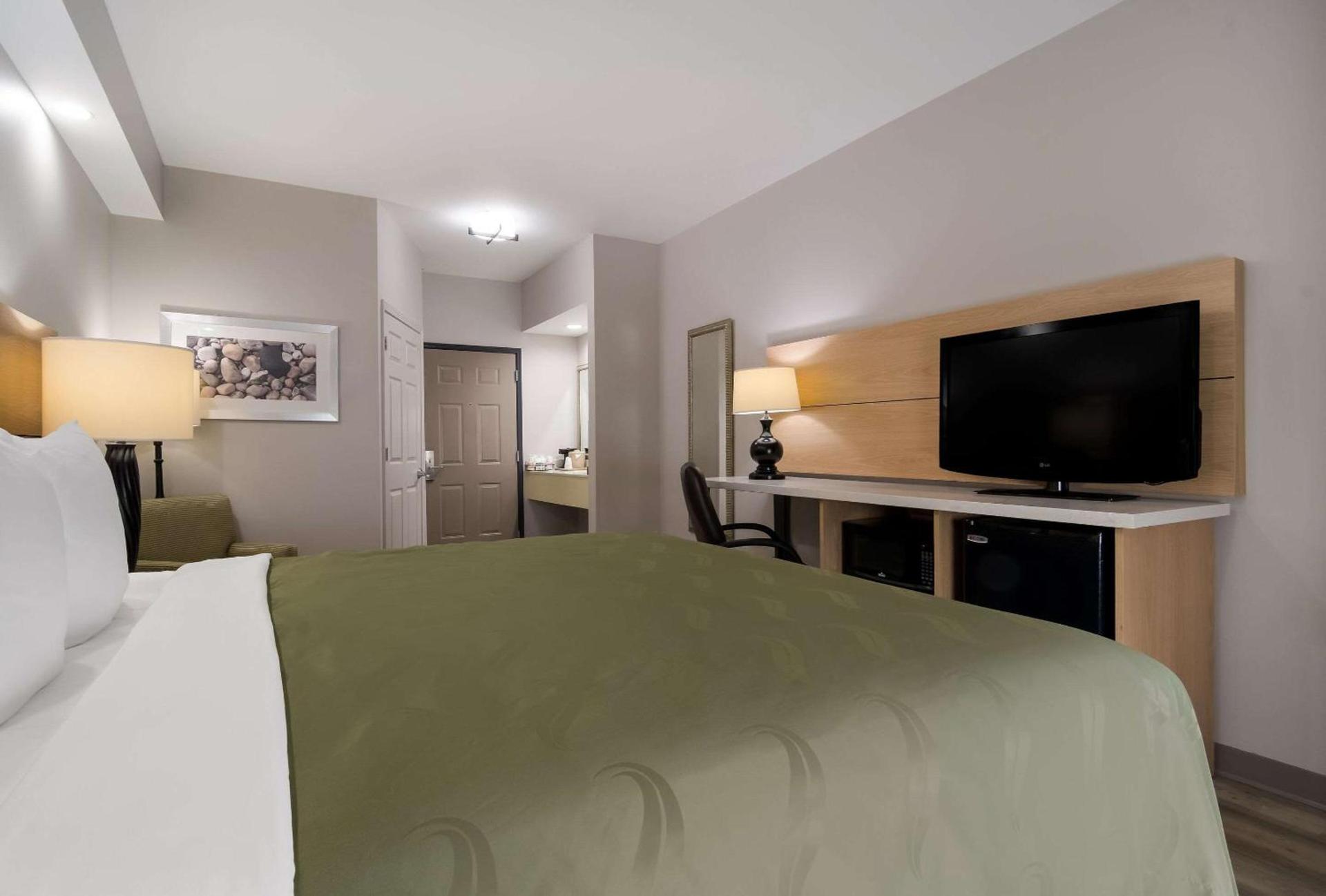 Quality Inn Goldsboro photo 7