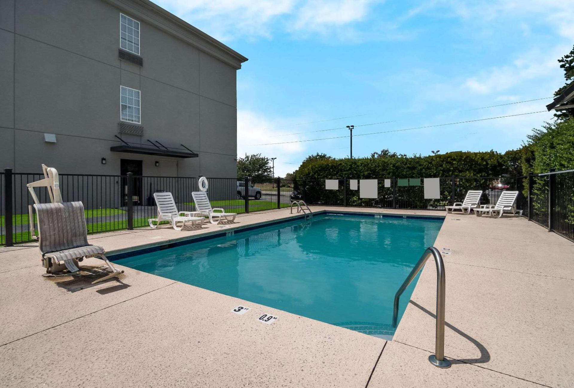Quality Inn Goldsboro photo 24