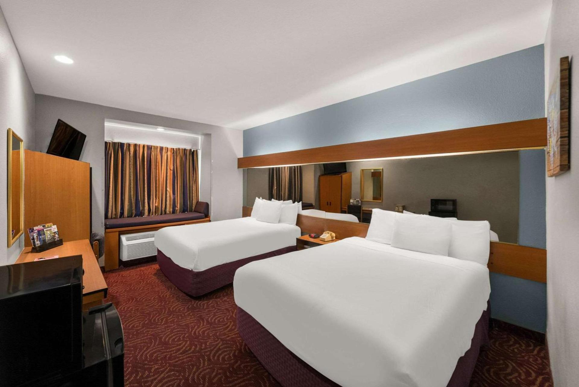 Econo Lodge Inn & Suites Mesquite - Dallas East photo 14