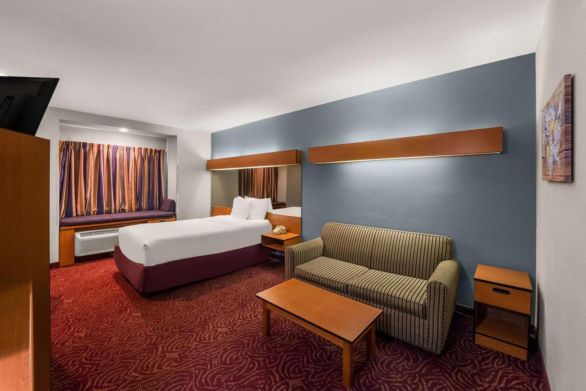 Econo Lodge Inn & Suites Mesquite - Dallas East photo 21