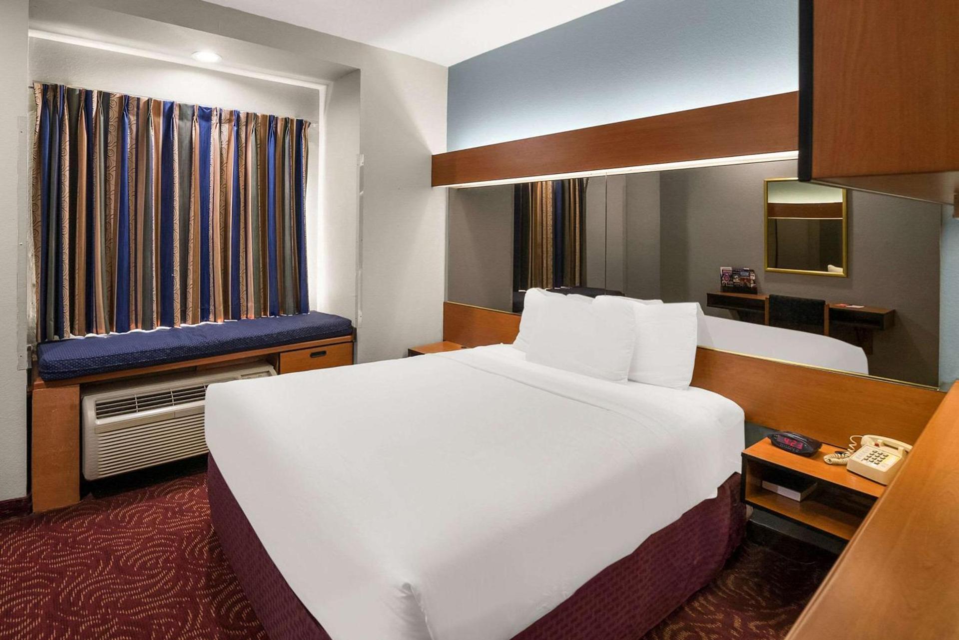 Econo Lodge Inn & Suites Mesquite - Dallas East photo 26