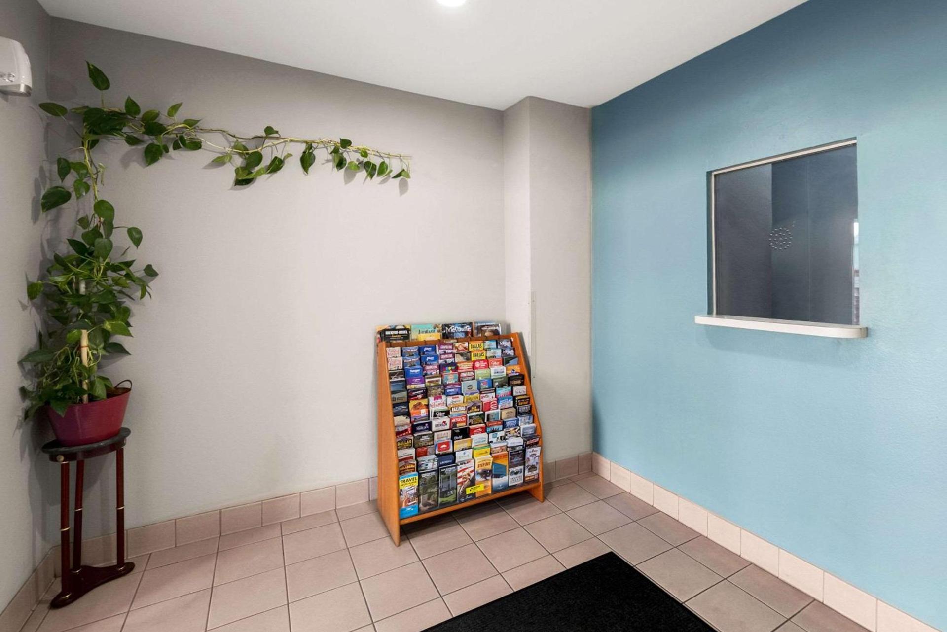 Econo Lodge Inn & Suites Mesquite - Dallas East photo 36