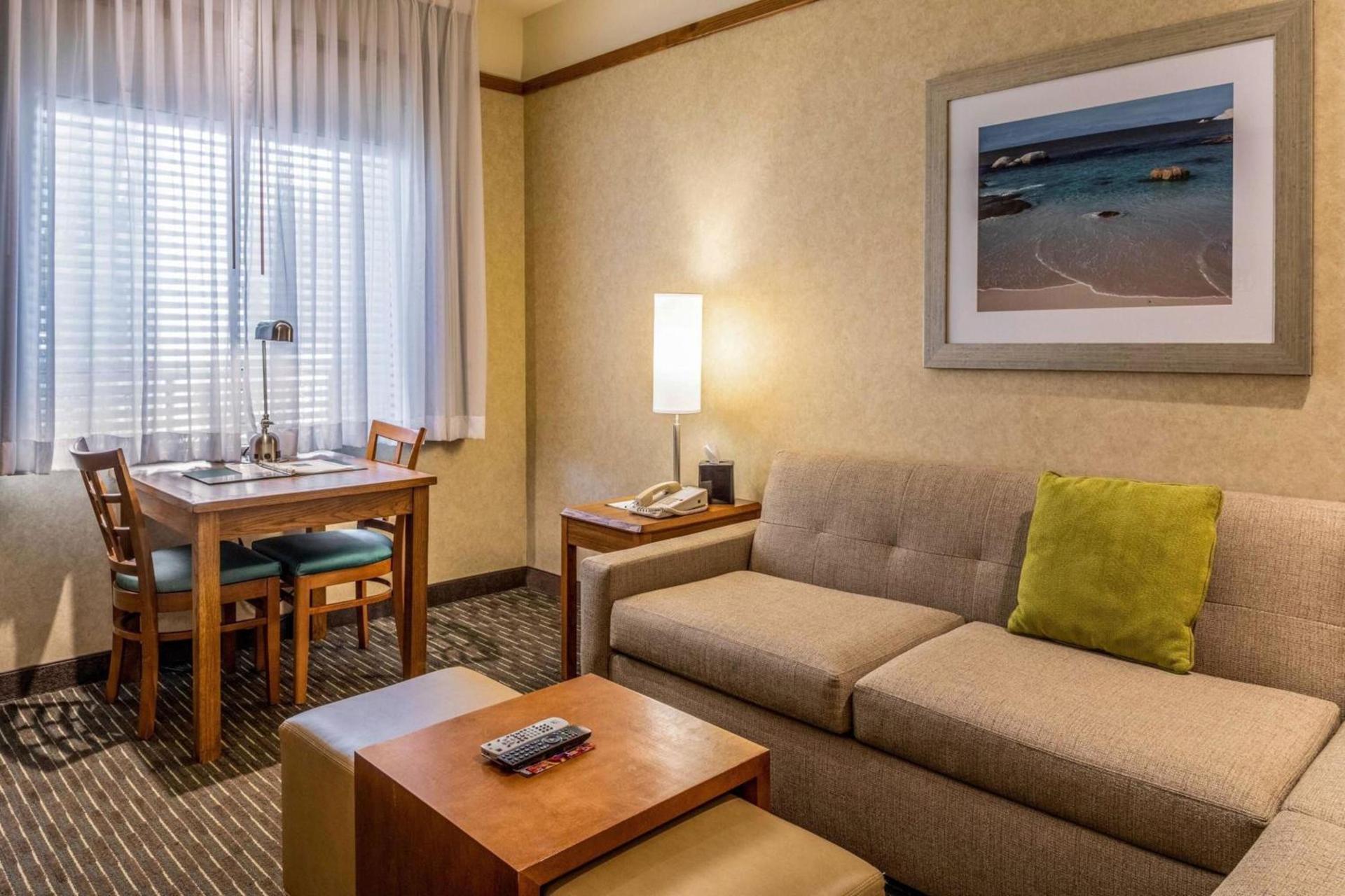 Quality Suites Downtown San Luis Obispo photo 53