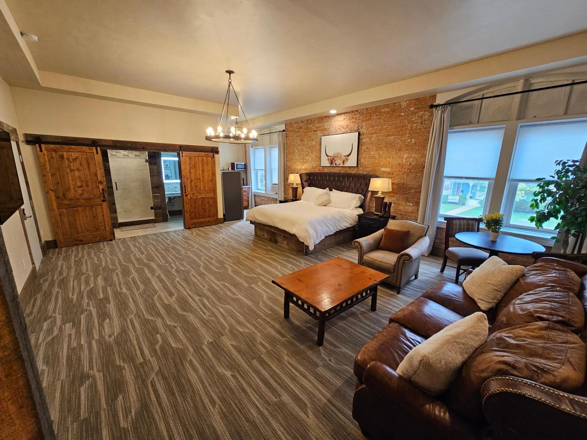 Eaglescape Suites and Event Center photo 11