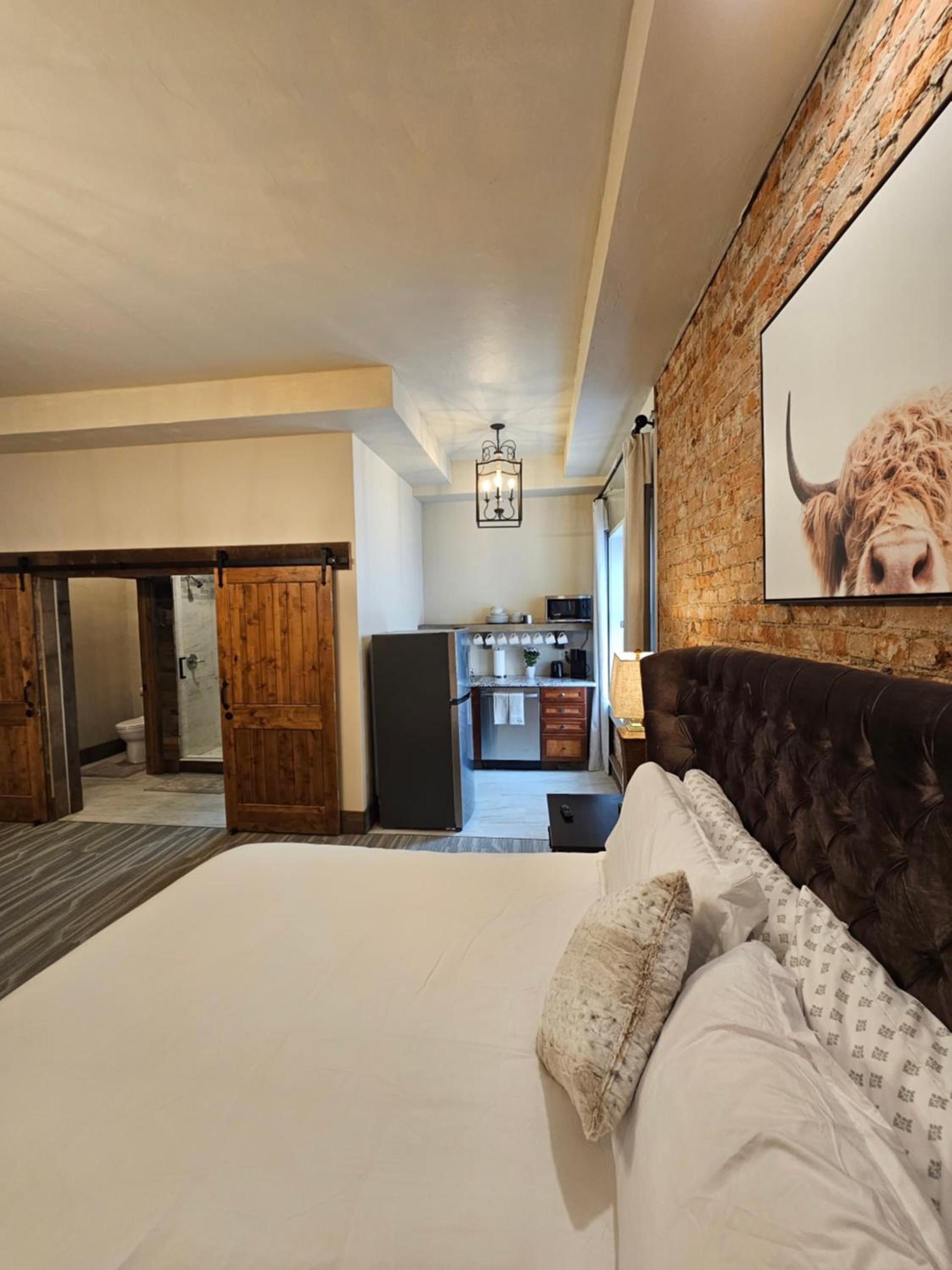 Eaglescape Suites and Event Center photo 34