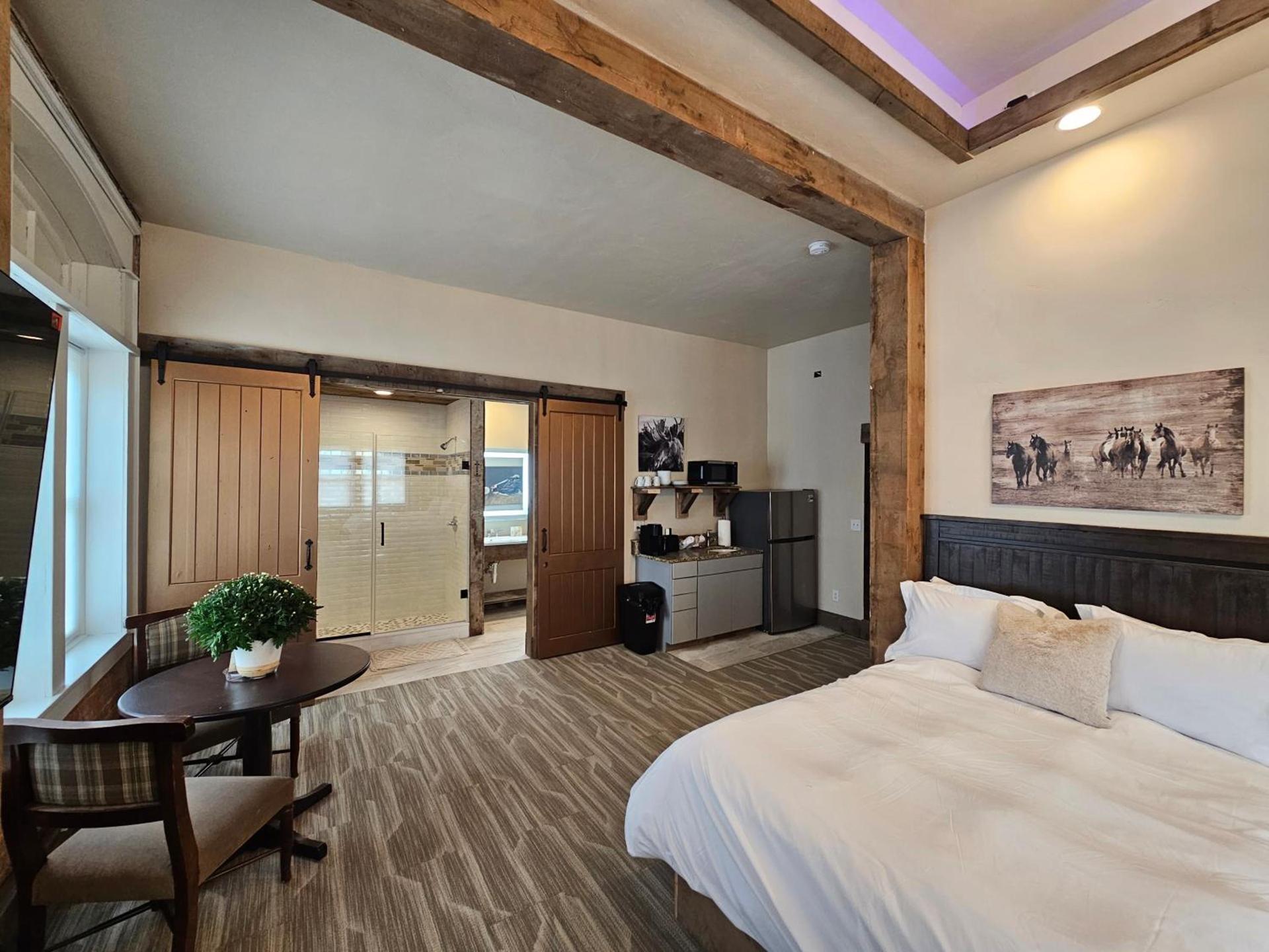 Eaglescape Suites and Event Center photo 20