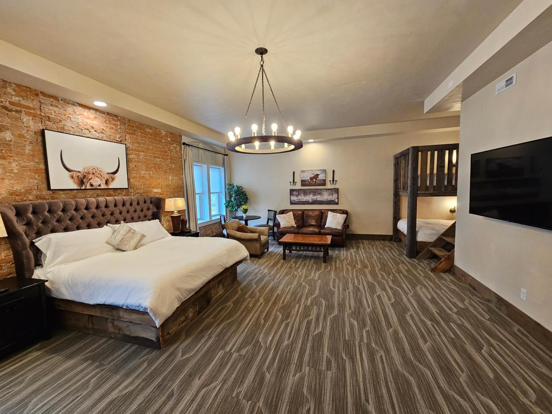 Eaglescape Suites and Event Center photo 38