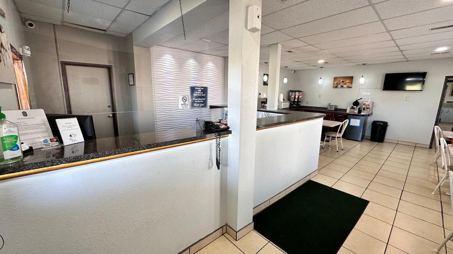 Yankton Inn photo 13
