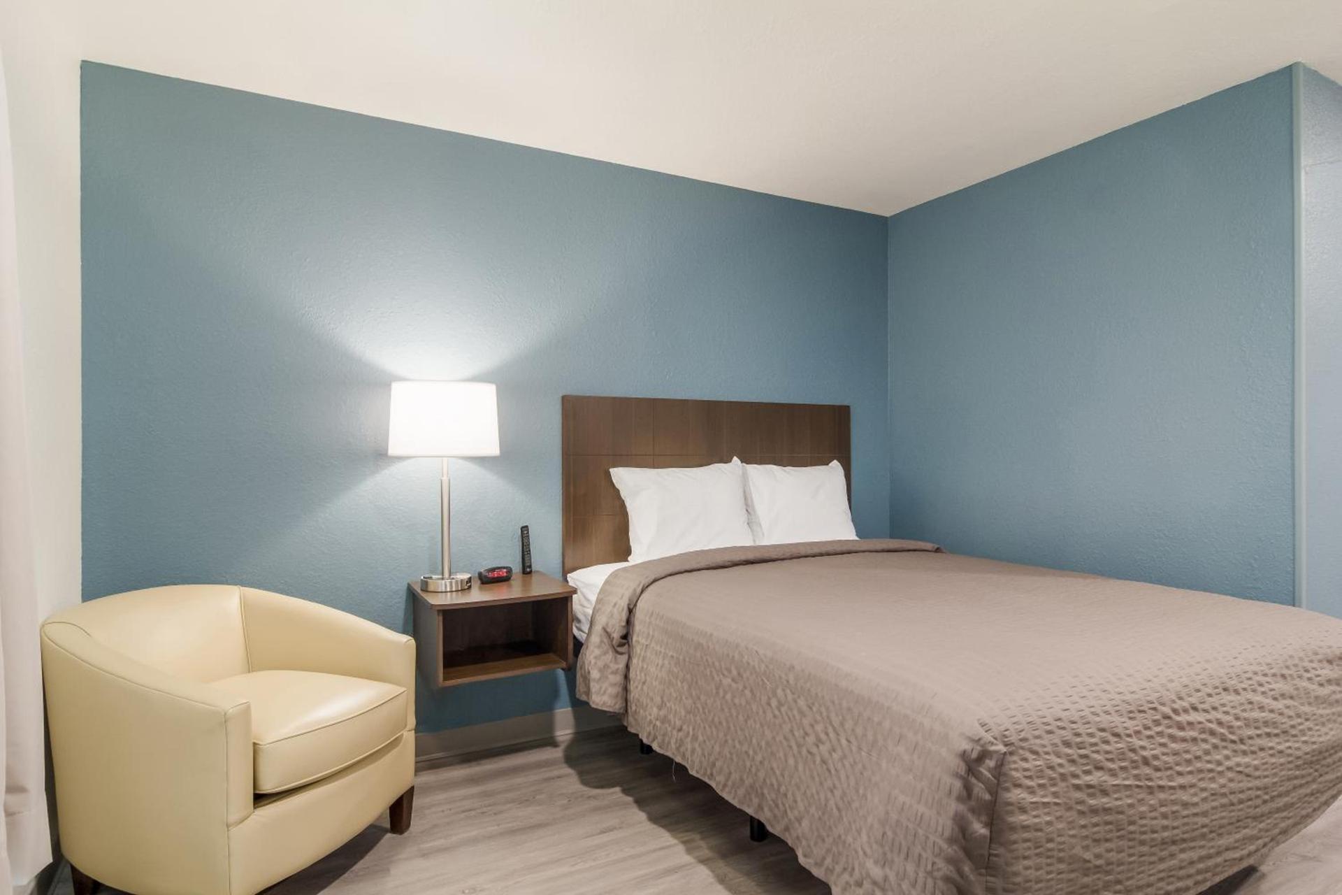 WoodSpring Suites Dearborn Detroit photo 37