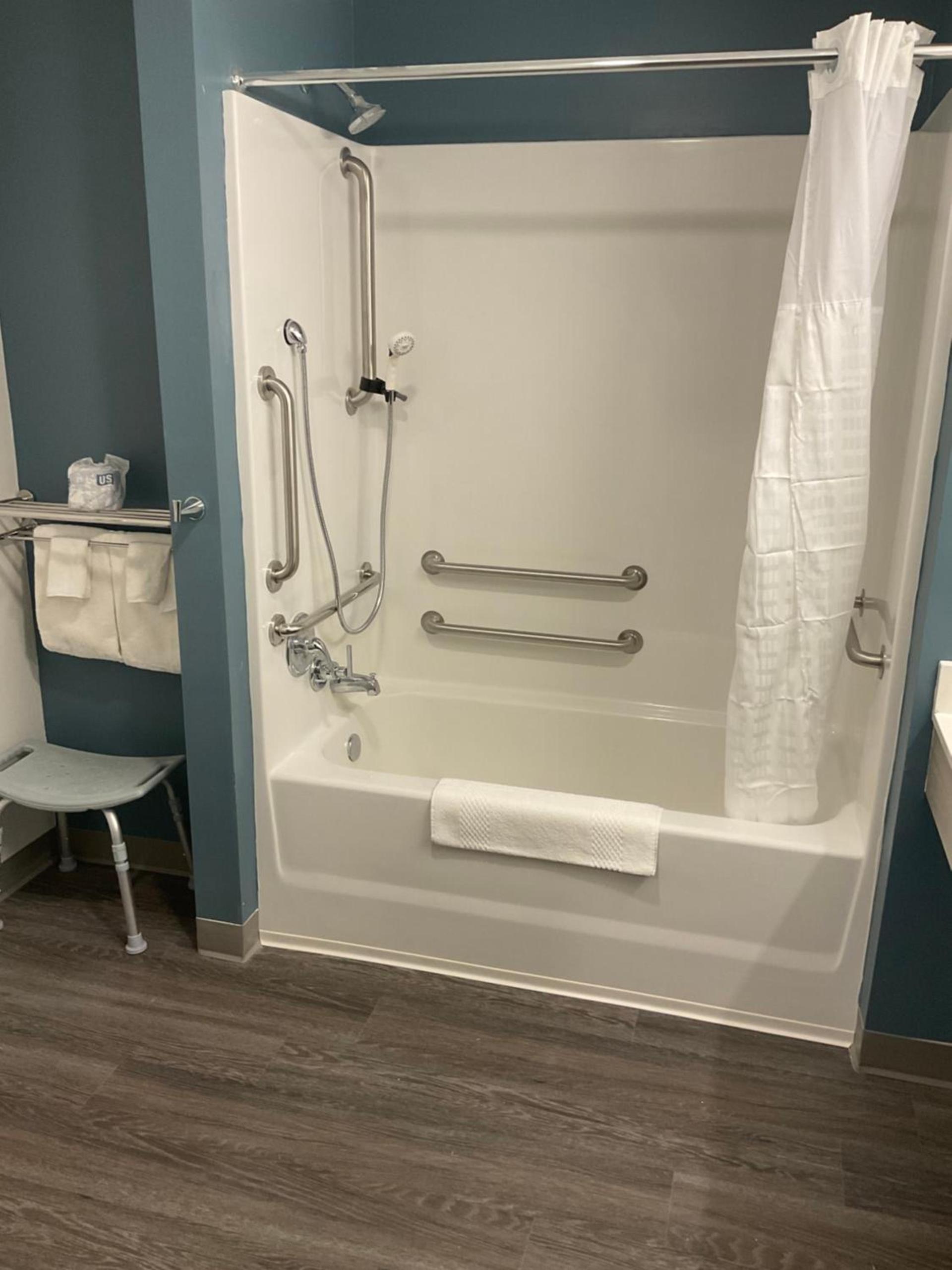 WoodSpring Suites Dearborn Detroit photo 41