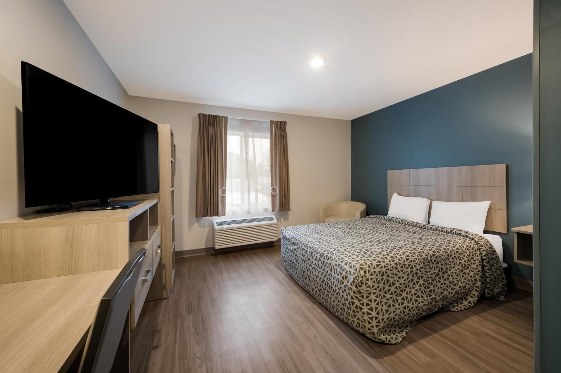 WoodSpring Suites Dearborn Detroit photo 44