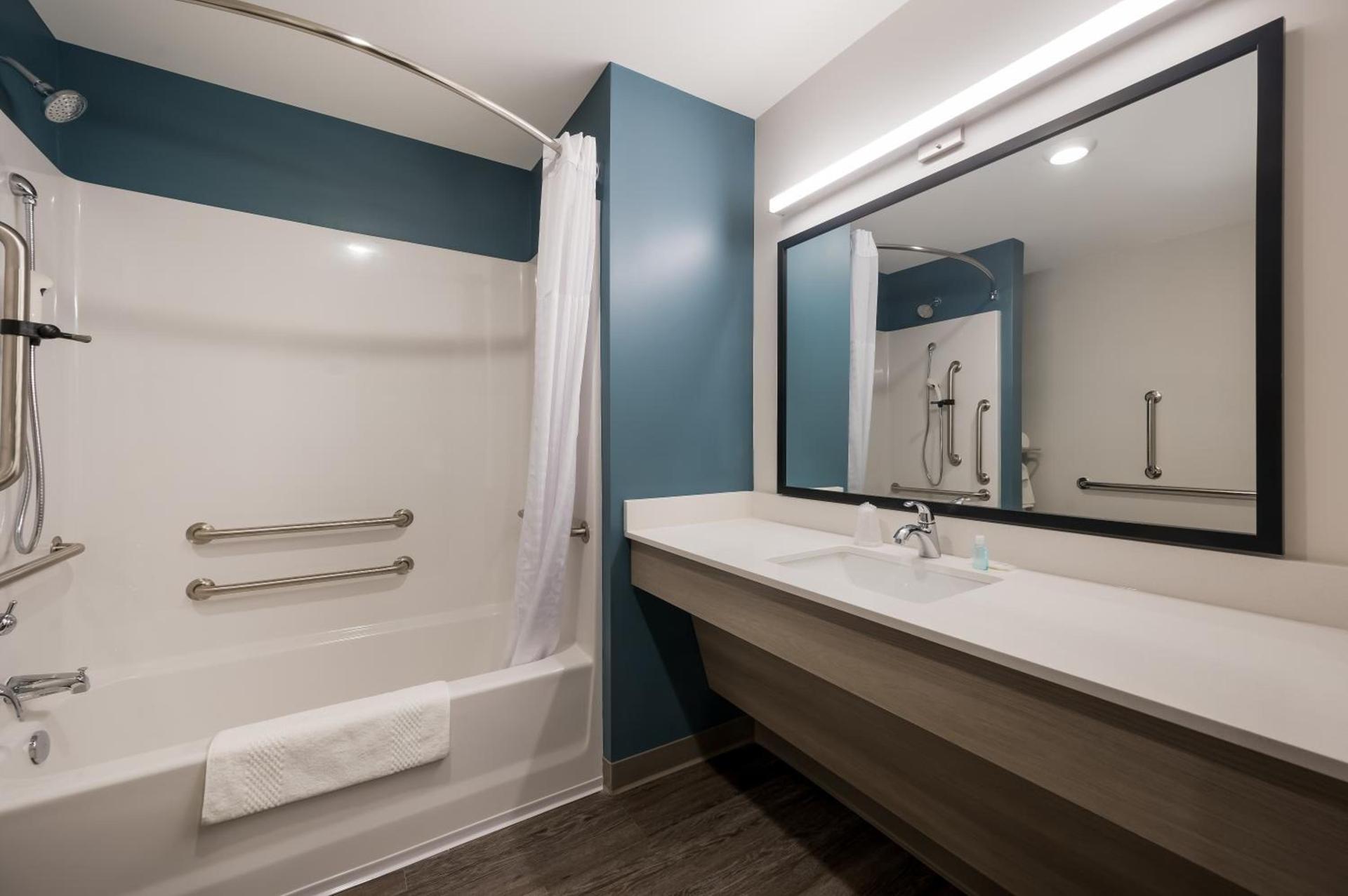 WoodSpring Suites Dearborn Detroit photo 48