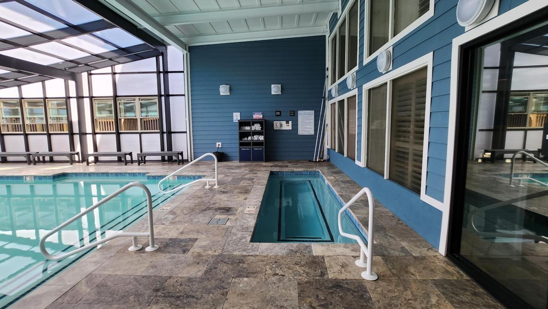 Ramada Plaza by Wyndham Nags Head Oceanfront photo 6