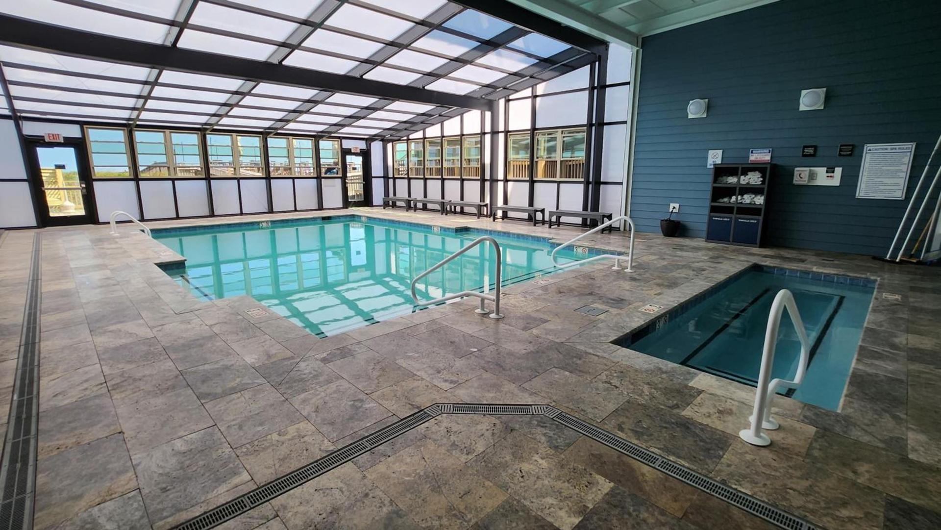 Ramada Plaza by Wyndham Nags Head Oceanfront photo 5