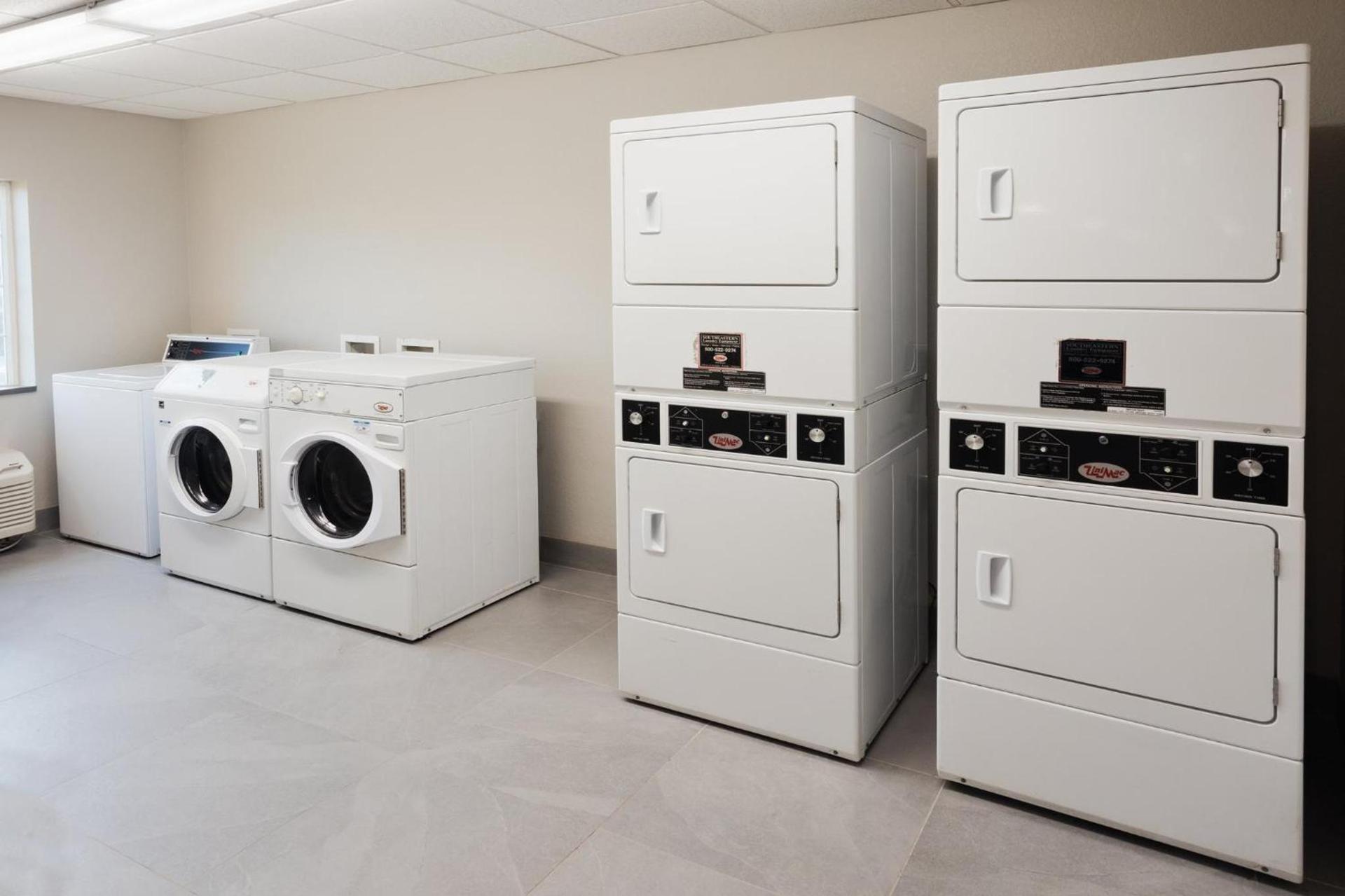 Candlewood Suites Eastchase Park by IHG photo 8