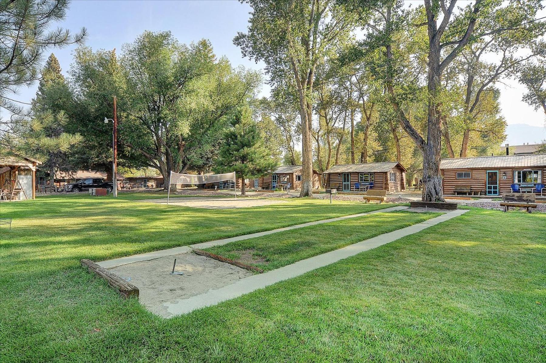 Vista Court Cabins & Lodge photo 2