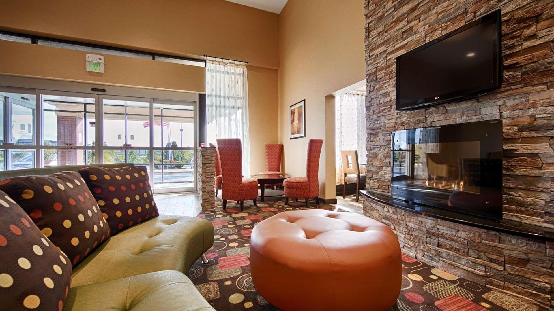 Best Western Luxbury Inn Fort Wayne photo 9